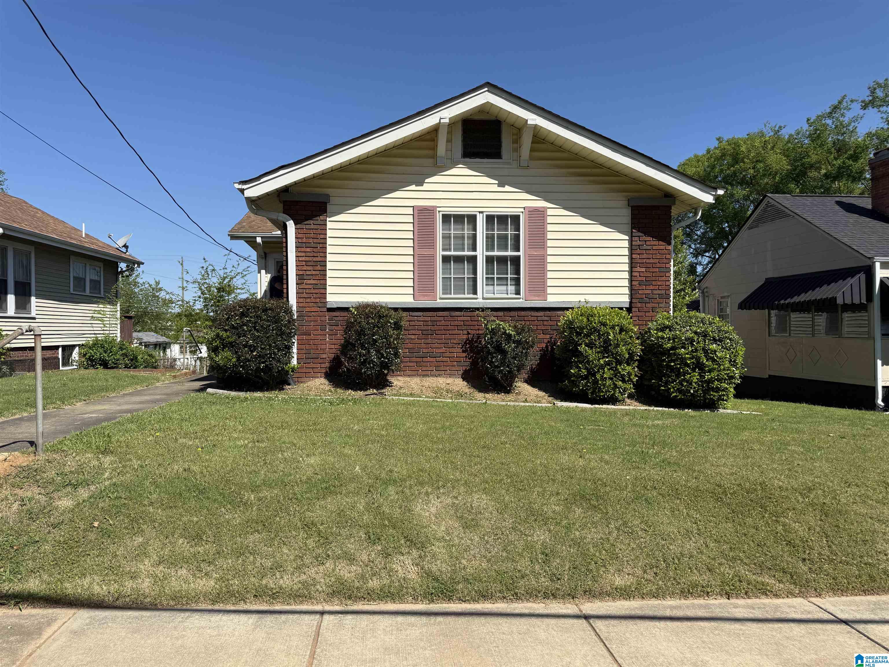 Homes for sale in Fairfield, AL | 632 Oakland Avenue, Fairfield, AL 35064 | MLS# 21453434