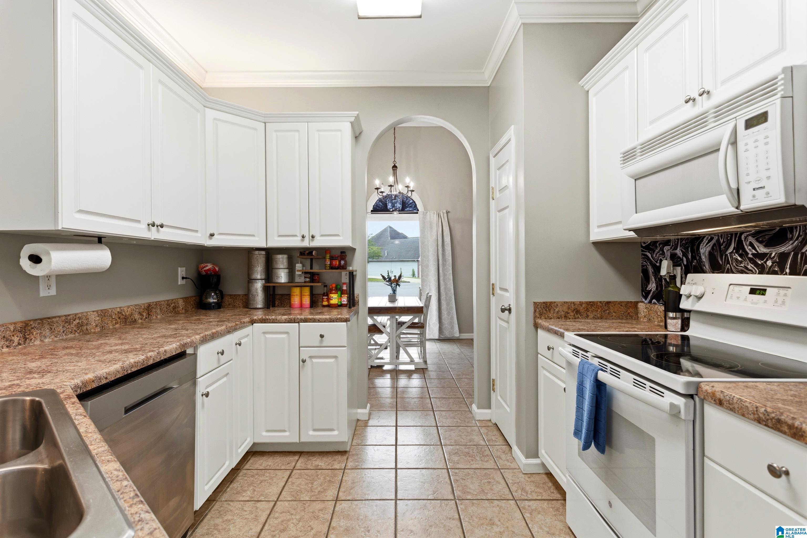 Photo 3 of Single family home for sale at 100 Waterford Highlands Trl, Calera, AL 35040 | MLS# 21453442 | Listing updated on 2026-09-15
