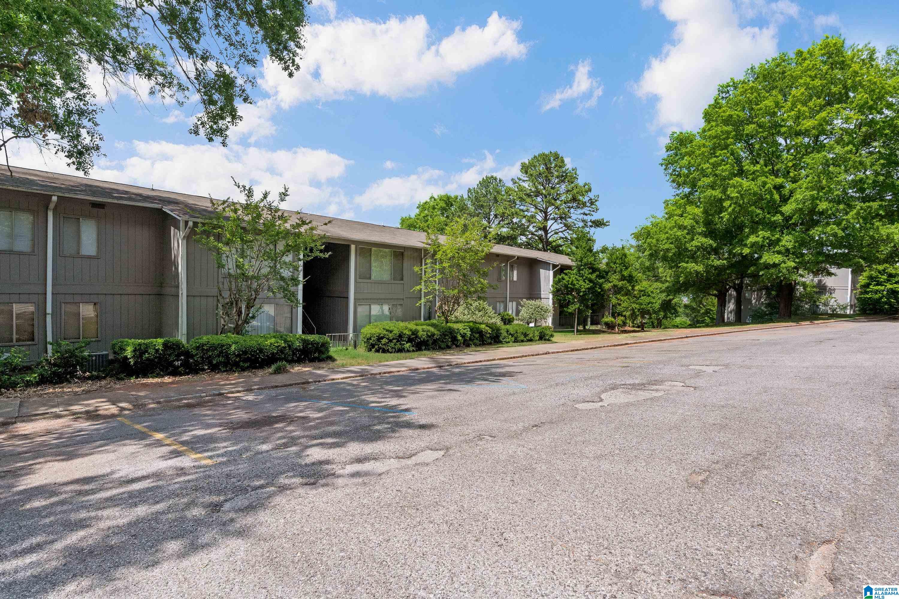 Homes for sale in Birmingham, AL | 422 Skyview Dr #H, Birmingham, AL 35209 | MLS# 21453474