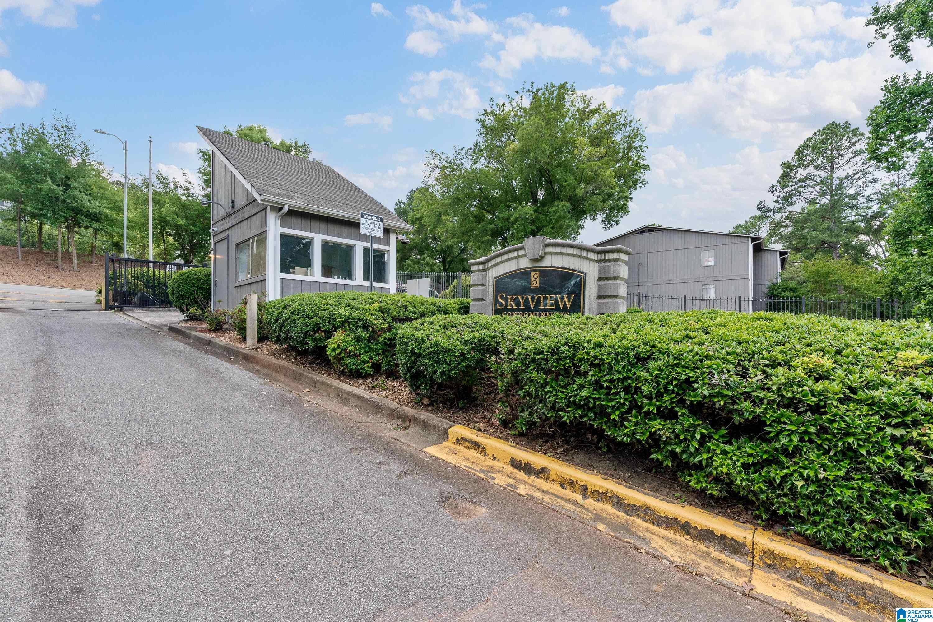 Homes for sale in Birmingham, AL | 422 Skyview Dr #H, Birmingham, AL 35209 | MLS# 21453474