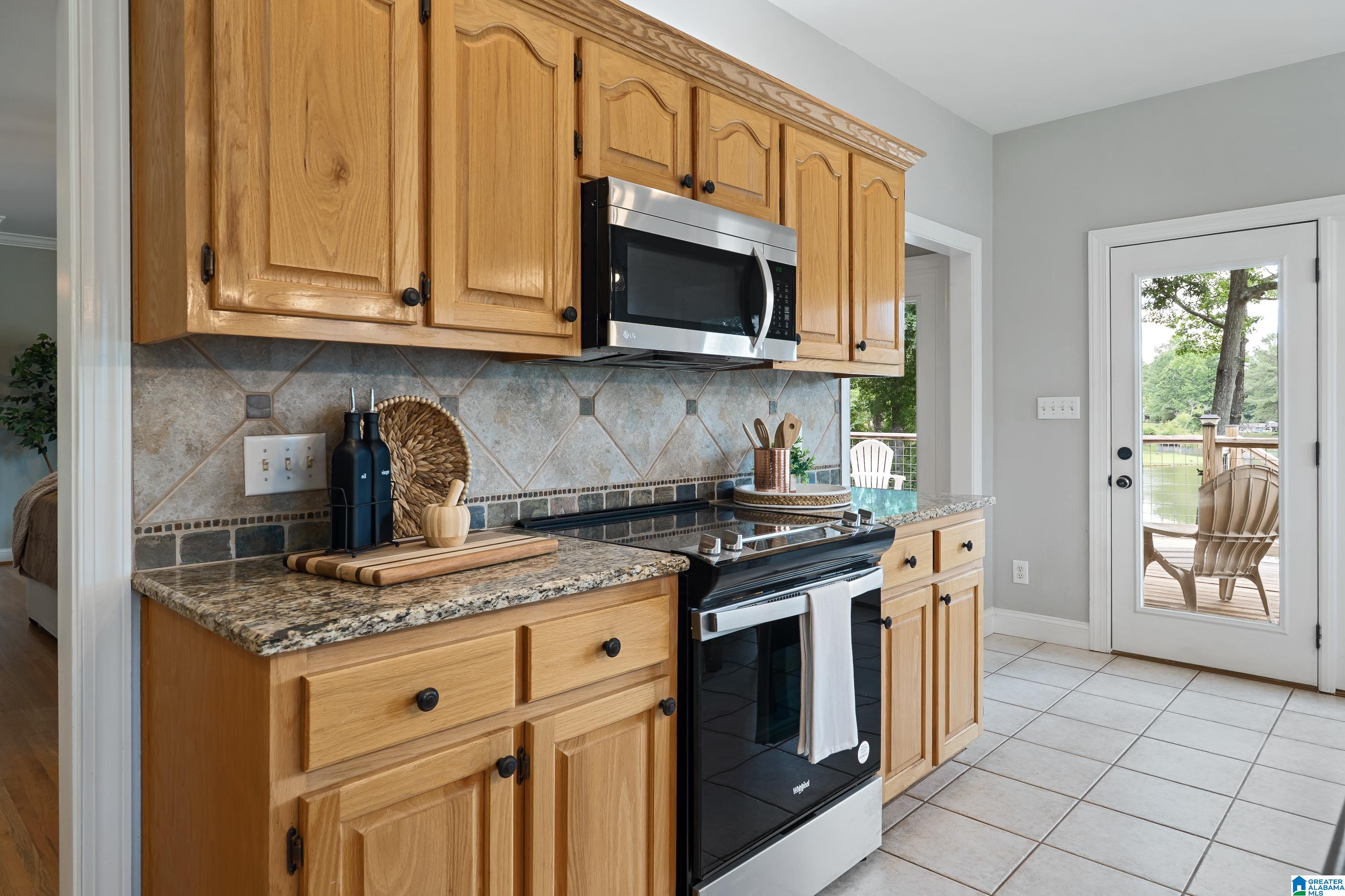 3rd image of 108 Saddle Lake Dr, Alabaster, AL 35007 | MLS# 21453476
