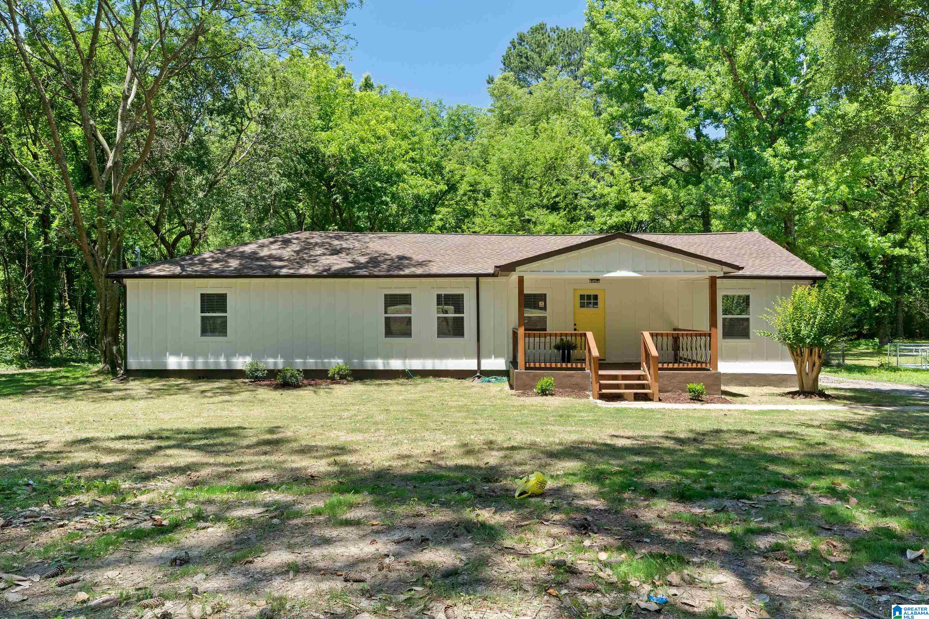 Photo 1 of Single family home for sale at 1828 Old Springville Rd, Center Point, AL 35215 | MLS# 21453572 | Listing updated on 2026-07-02