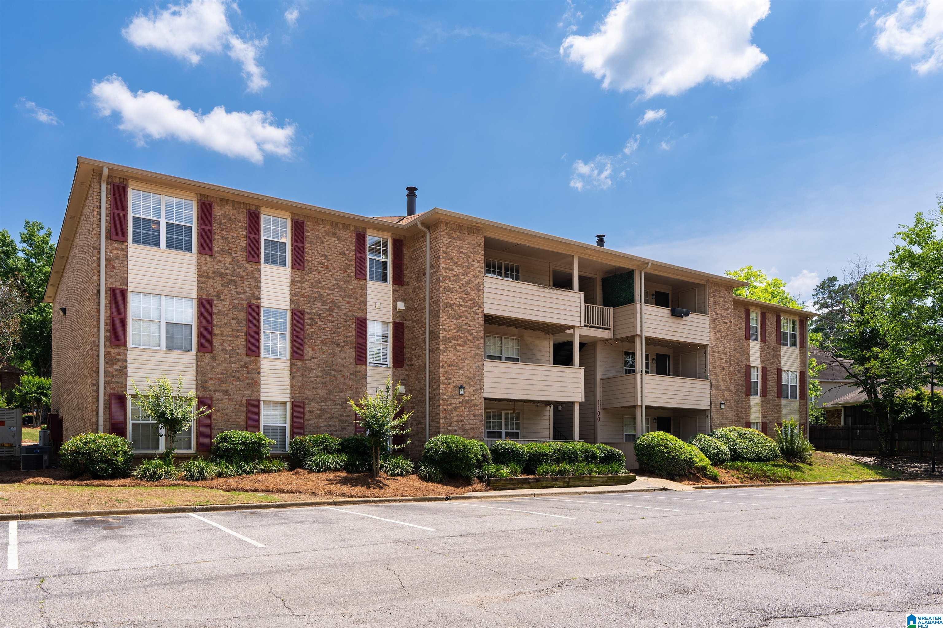 Homes for sale in Hoover, AL | 1108 Chapel Creek Dr #1108, Hoover, AL 35226 | MLS# 21453642