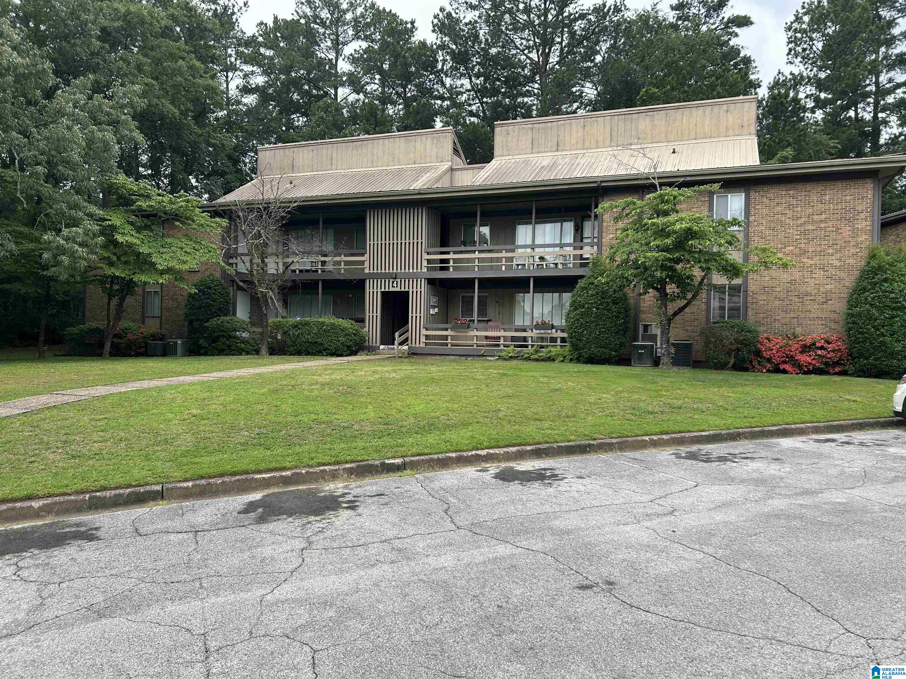 Homes for sale in Hoover, AL | 3101 Lorna Road #422, Hoover, AL 35216 | MLS# 21453659