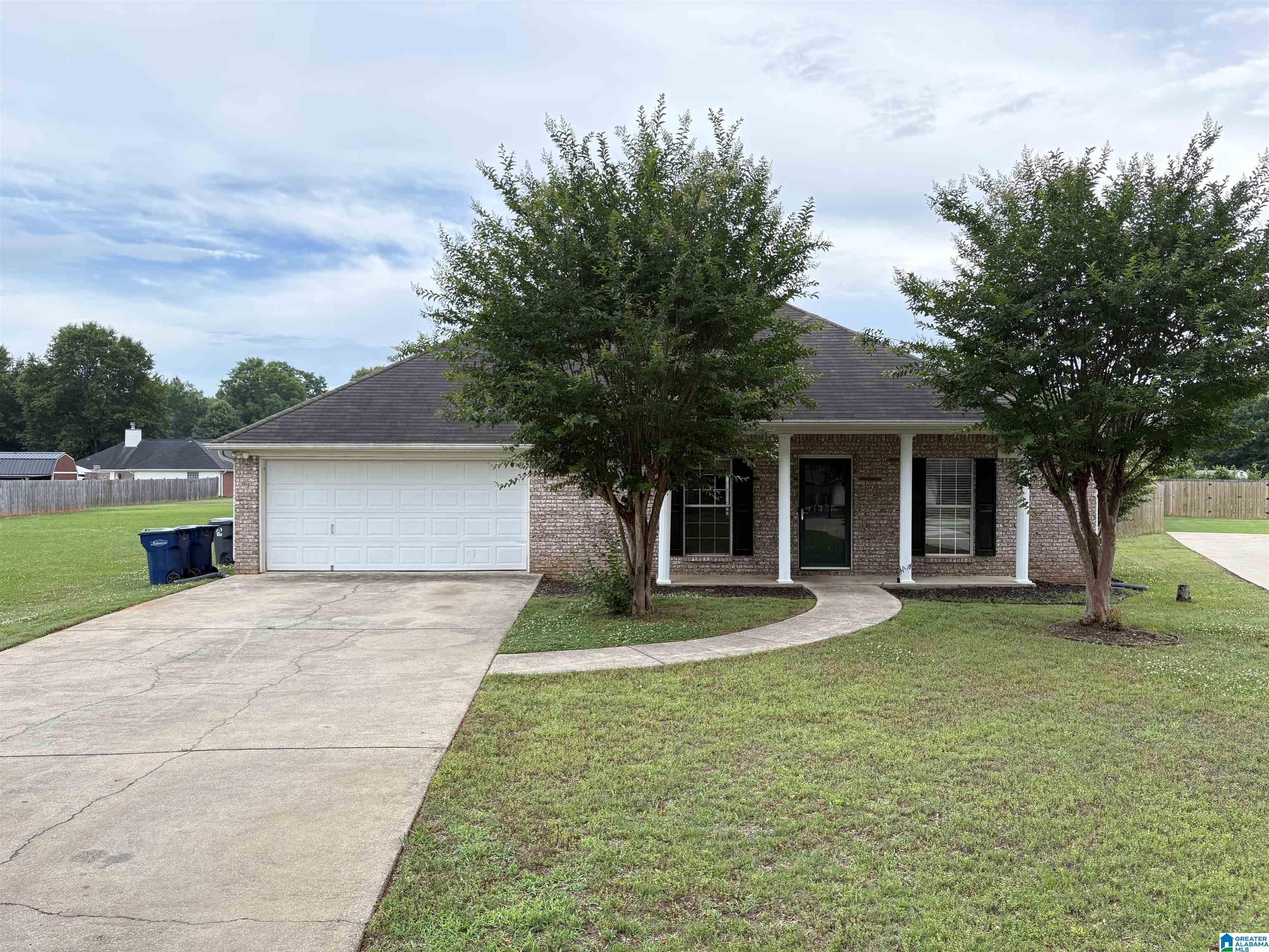 Photo 2 of Single family home for sale at 134 Horseshoe Cir, Alabaster, AL 35007 | MLS# 21453784 | Listing updated on 2026-09-10