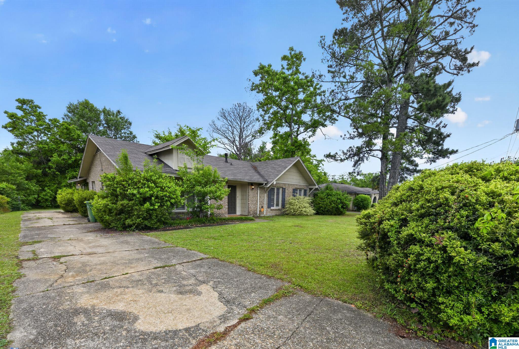 Photo 4 of Sale Pending at 3328 Cross Crk Dr, Montgomery, AL 36116 | MLS# 21453853 | Listing updated on 2026-06-15