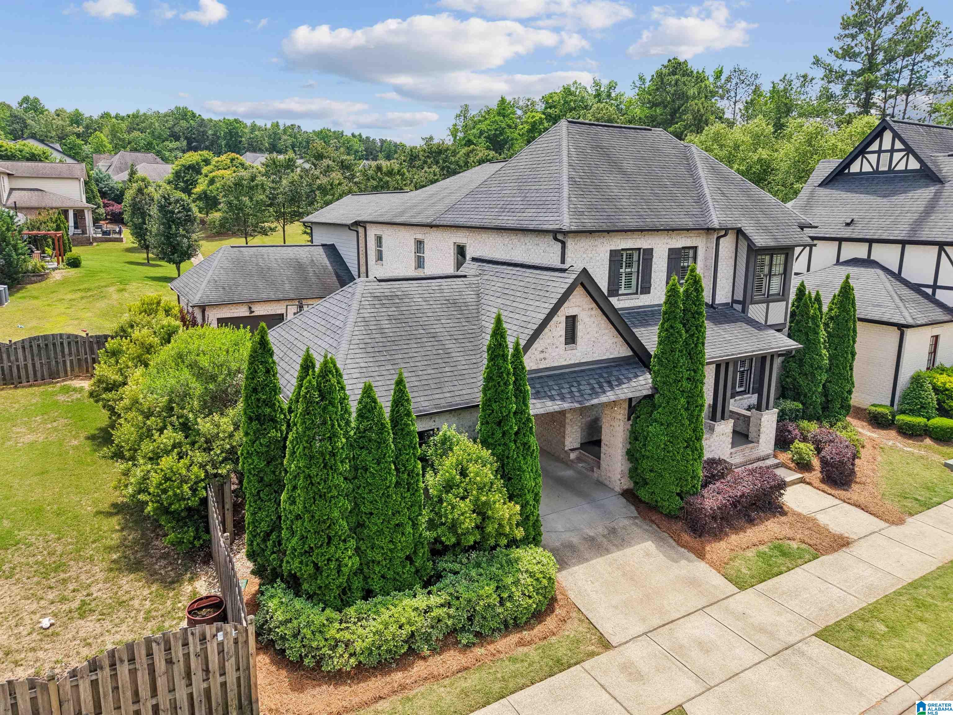 3rd image of 2276 Southampton Dr, Hoover, AL 35226 | MLS# 21453932