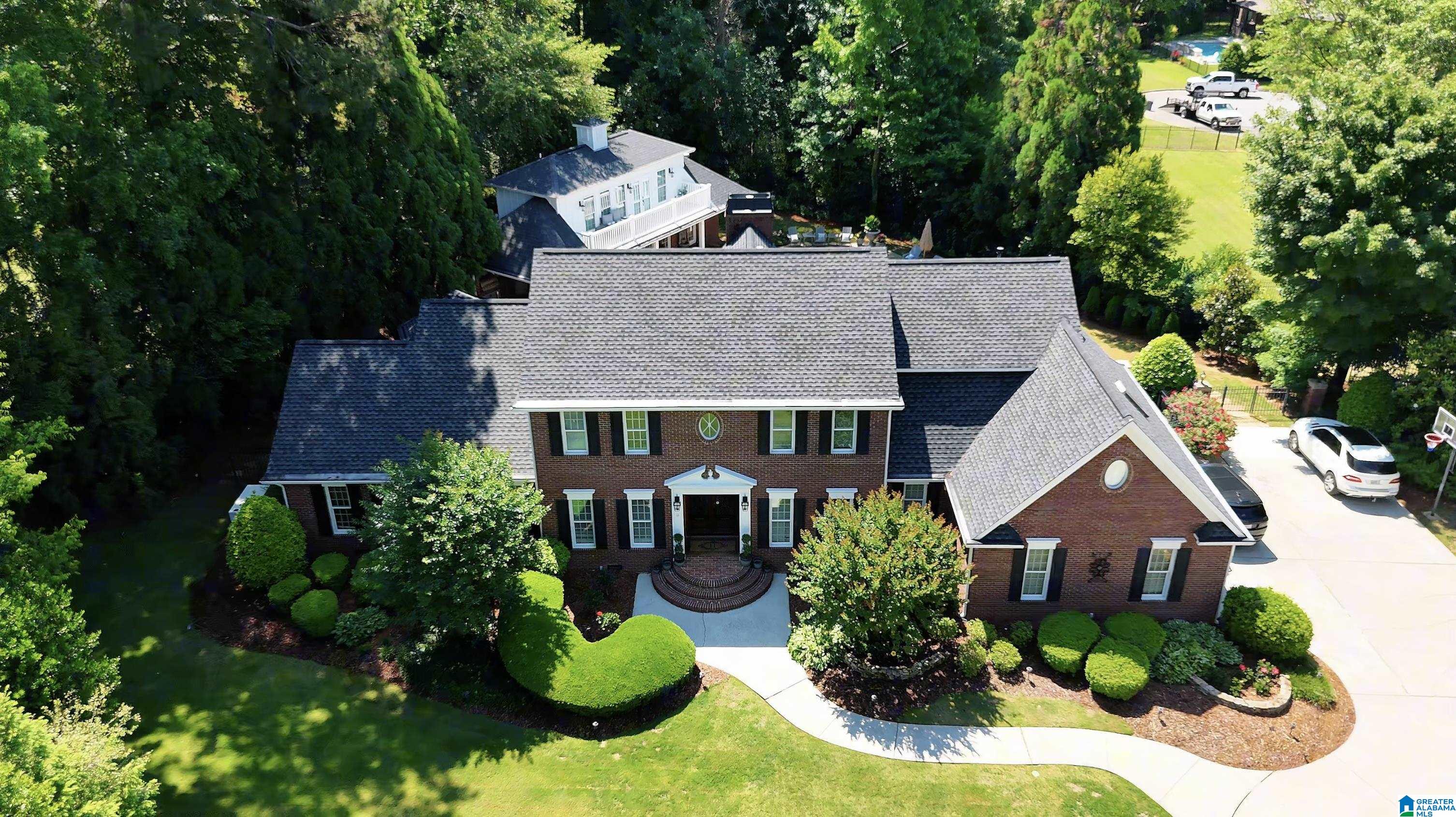 14 COUNTRY SQUIRE ROAD