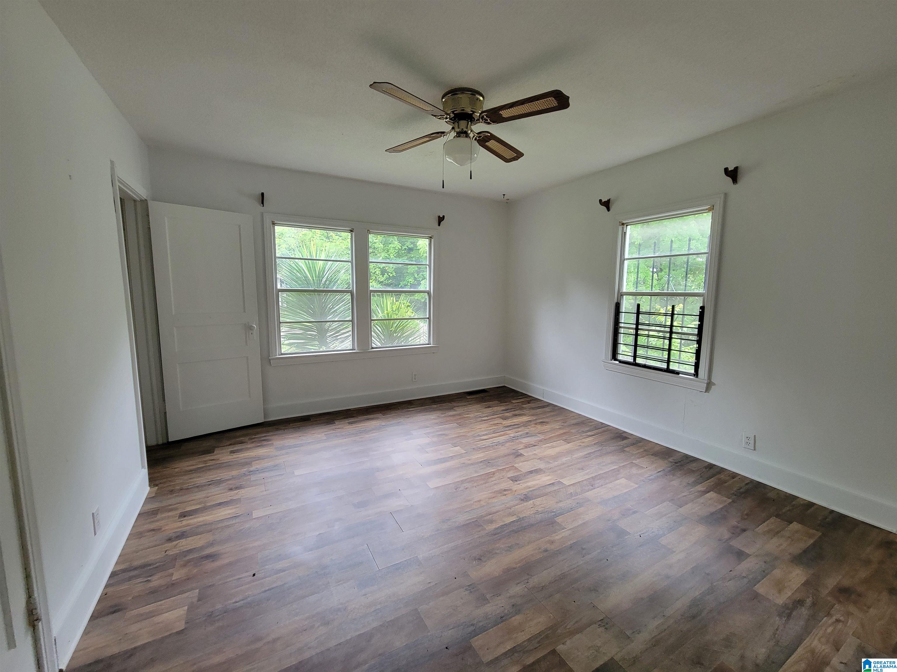 Photo 4 of Single family home for sale at 1010 7th Avenue, Midfield, AL 35228 | MLS# 21454019 | Listing updated on 2026-09-05