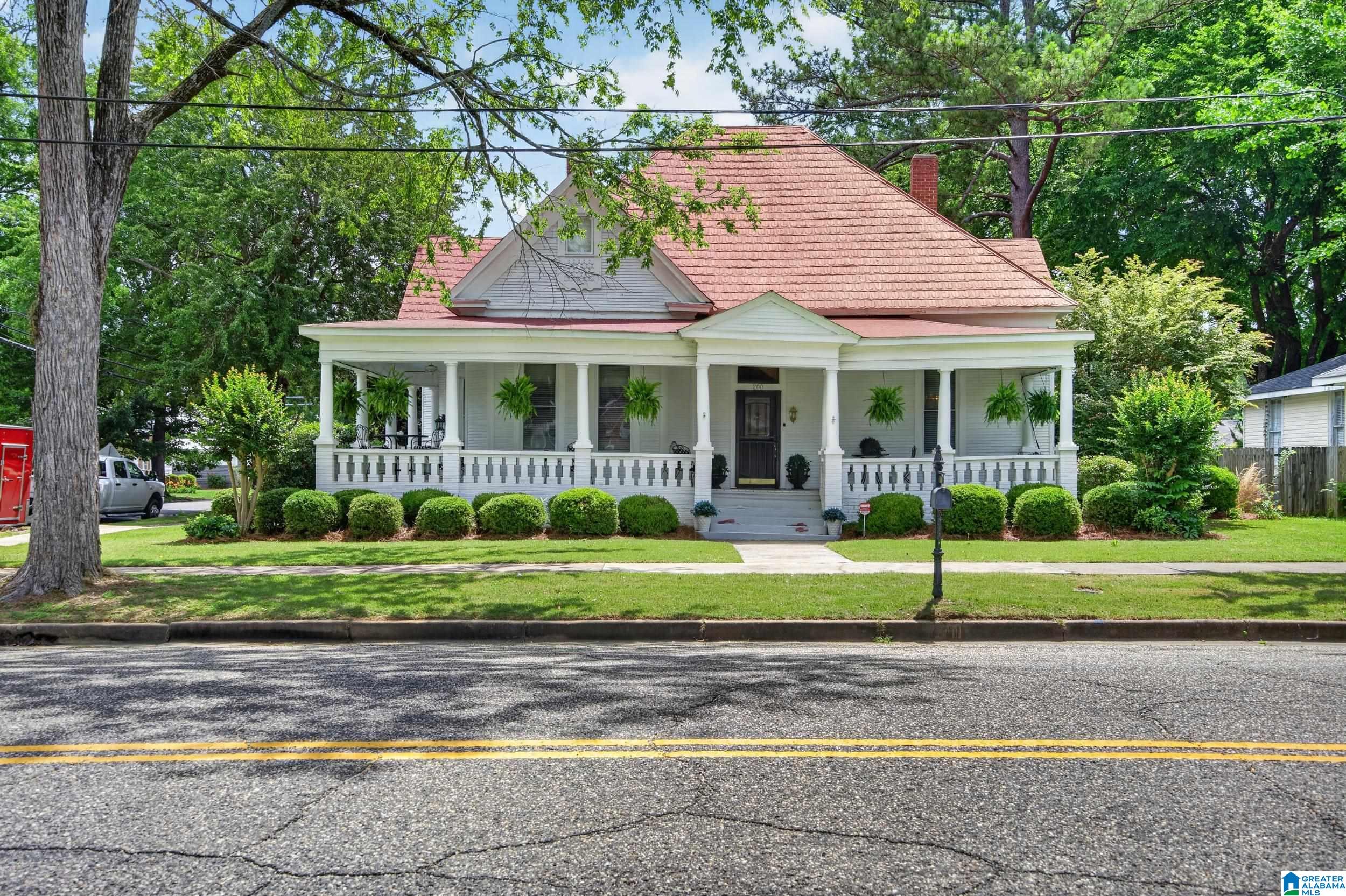 Homes for sale in Sylacauga, AL | 200 S Norton Avenue, Sylacauga, AL 35150 | MLS# 21454082
