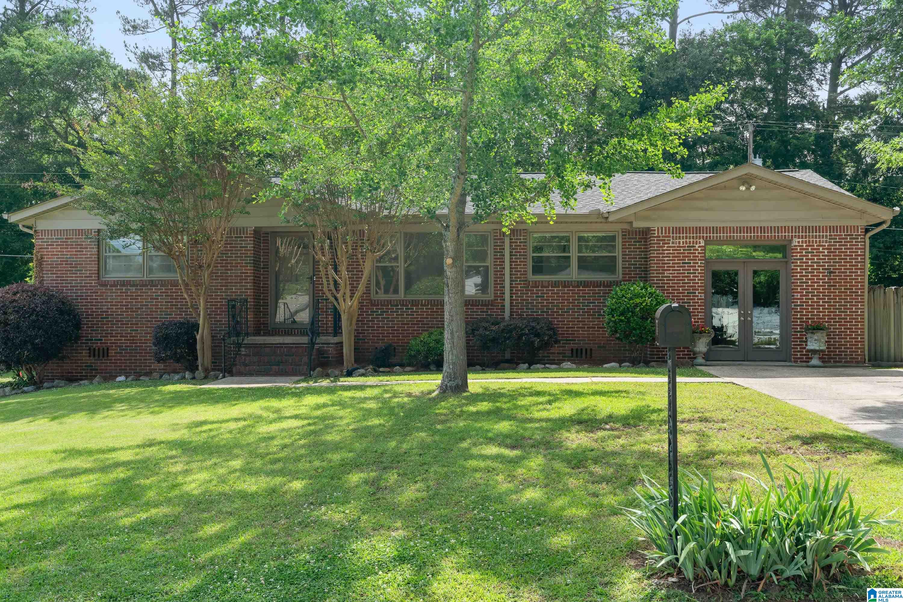 Homes for sale in Homewood, AL | 717 Hillmoor Lane, Homewood, AL 35209 | MLS# 21454093