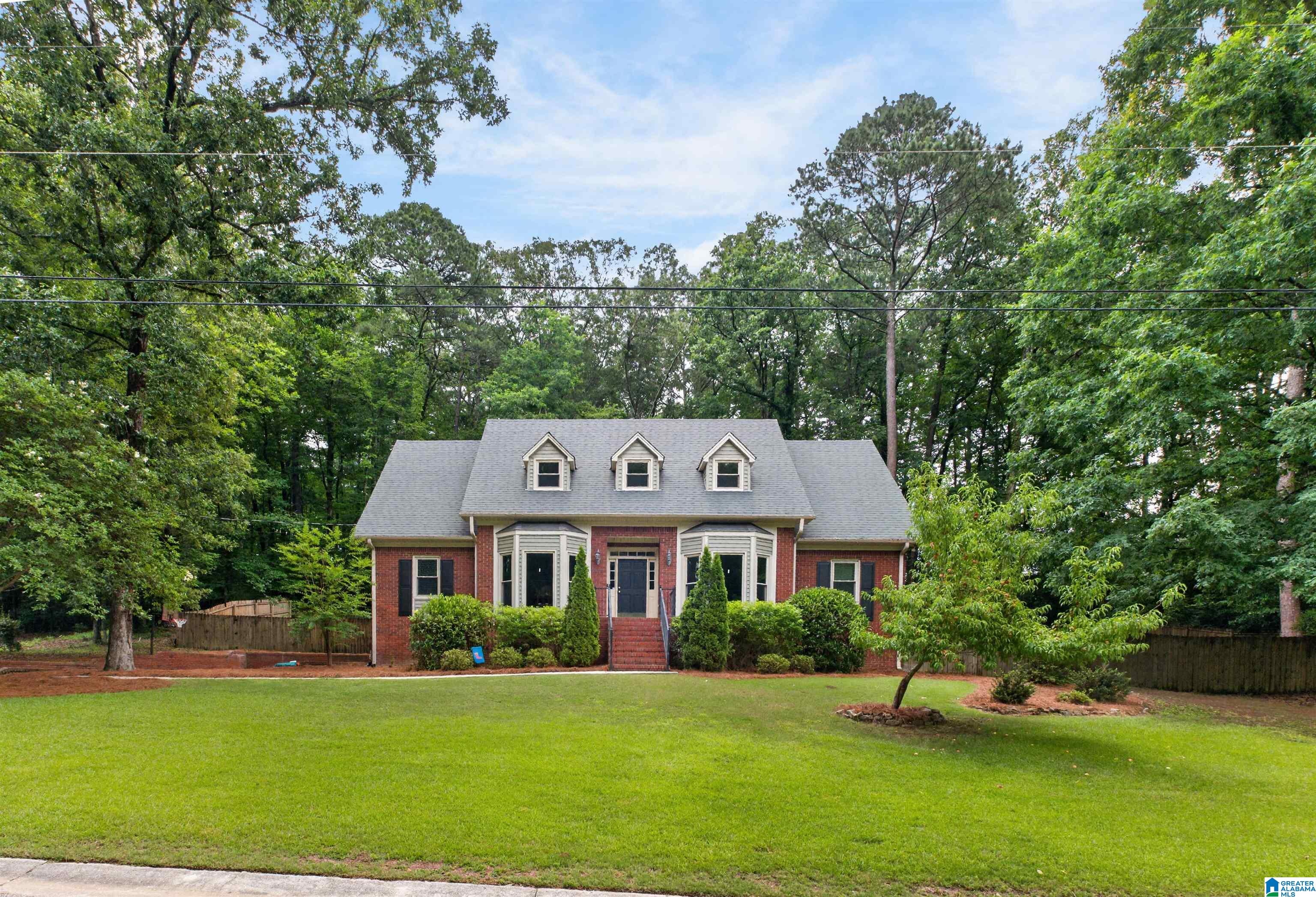 3rd image of 495 Hillandell Dr, Hoover, AL 35244 | MLS# 21454131