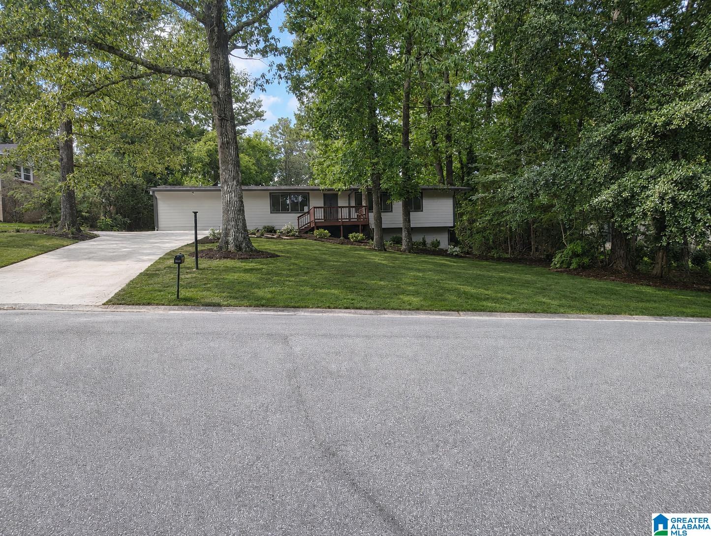 Photo 1 of Single family home for sale at 1845 Valgreen Ln, Hoover, AL 35226 | MLS# 21454182 | Listing updated on 2026-09-02