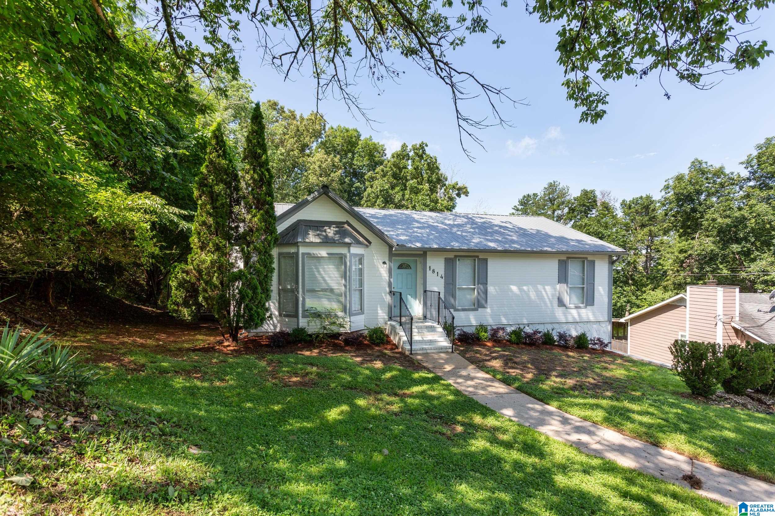 Photo 3 of Sale Pending at 1814 Satterwhite St, Birmingham, AL 35235 | MLS# 21454218 | Listing updated on 2026-08-01