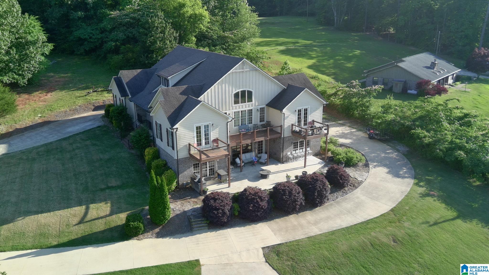 80 WHISPERING OAKS