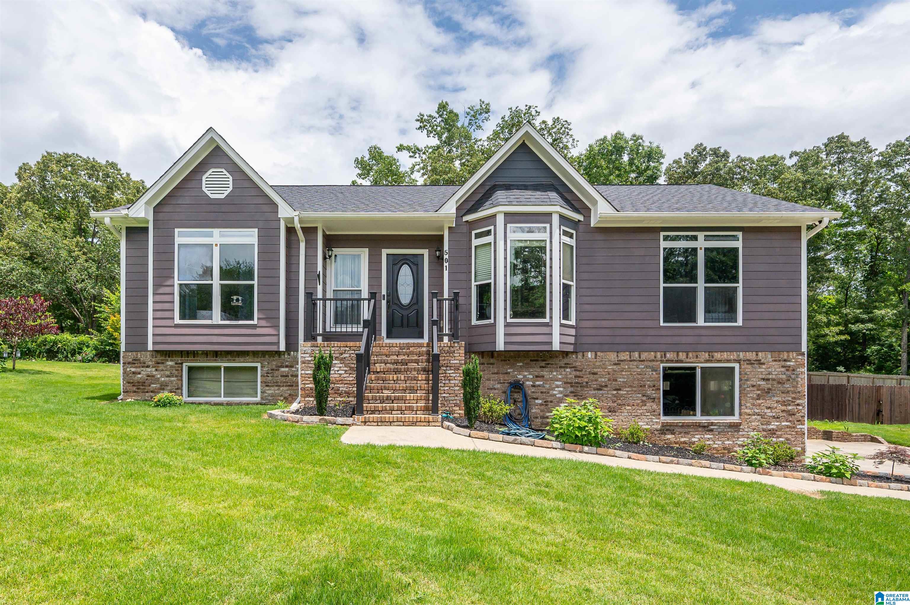 2nd image of 501 Dogwood Forest Circle, Alabaster, AL 35007 | MLS# 21454239