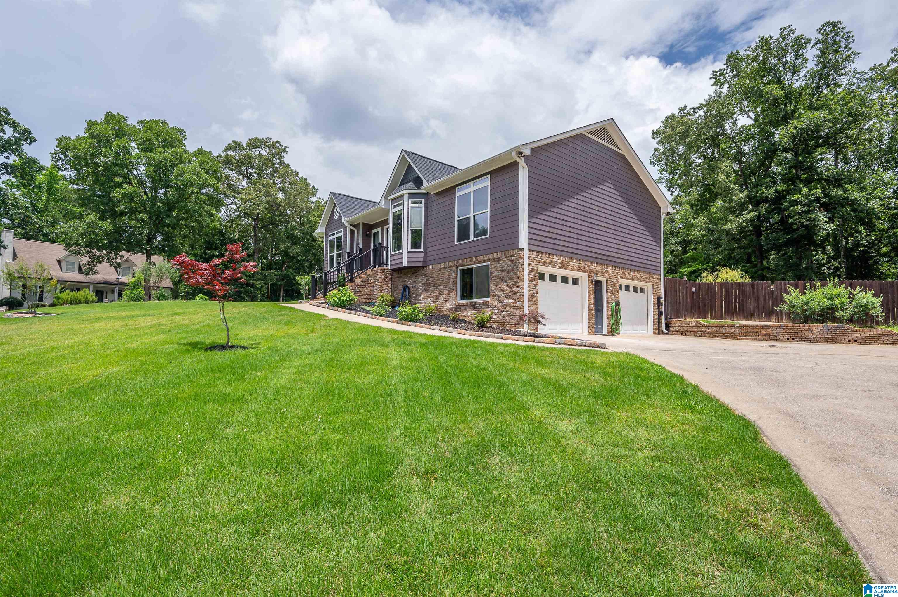 3rd image of 501 Dogwood Forest Circle, Alabaster, AL 35007 | MLS# 21454239