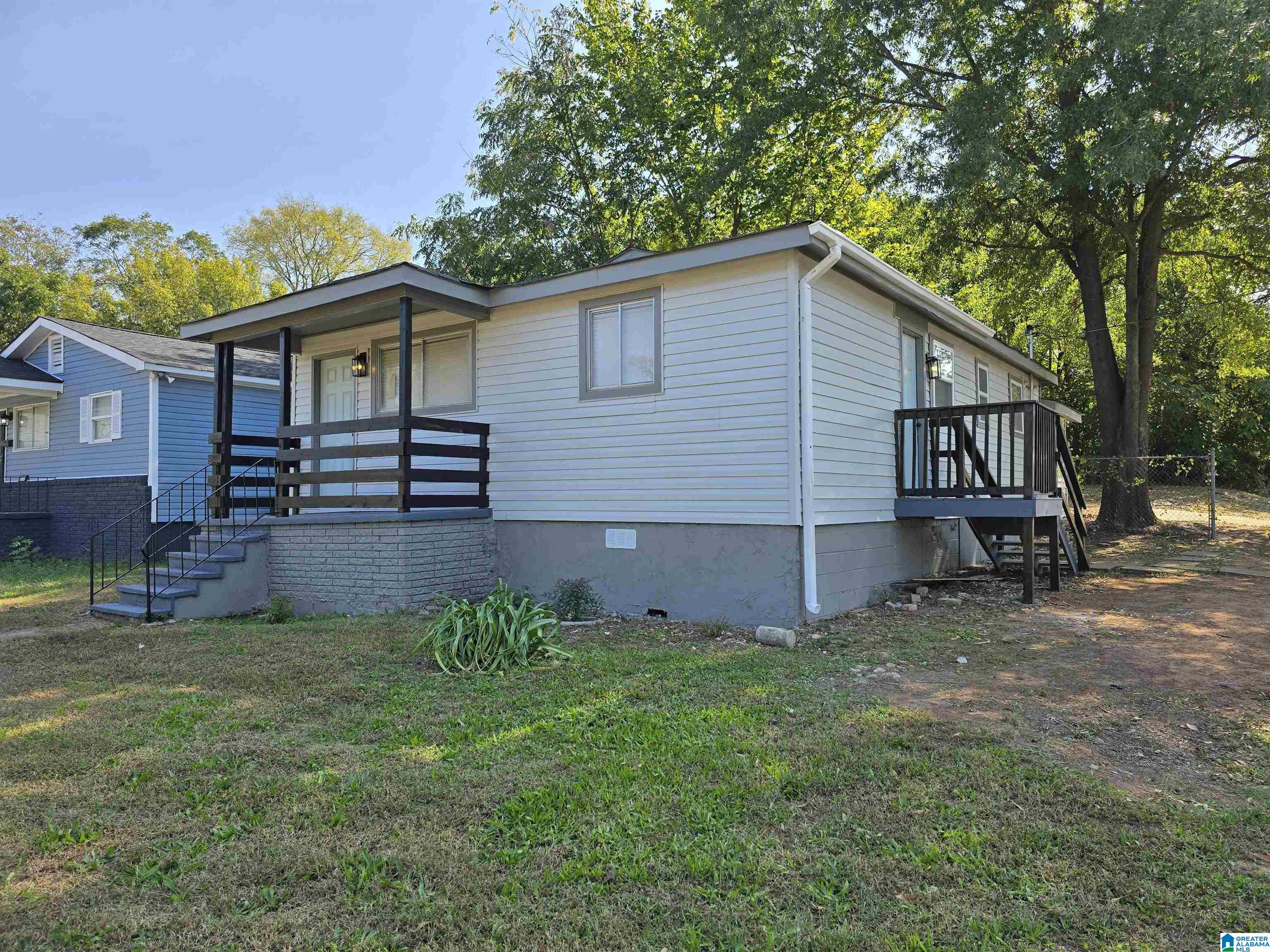 Homes for sale in Birmingham, AL | 2537 Dawson Avenue Sw, Birmingham, AL 35211 | MLS# 21454328
