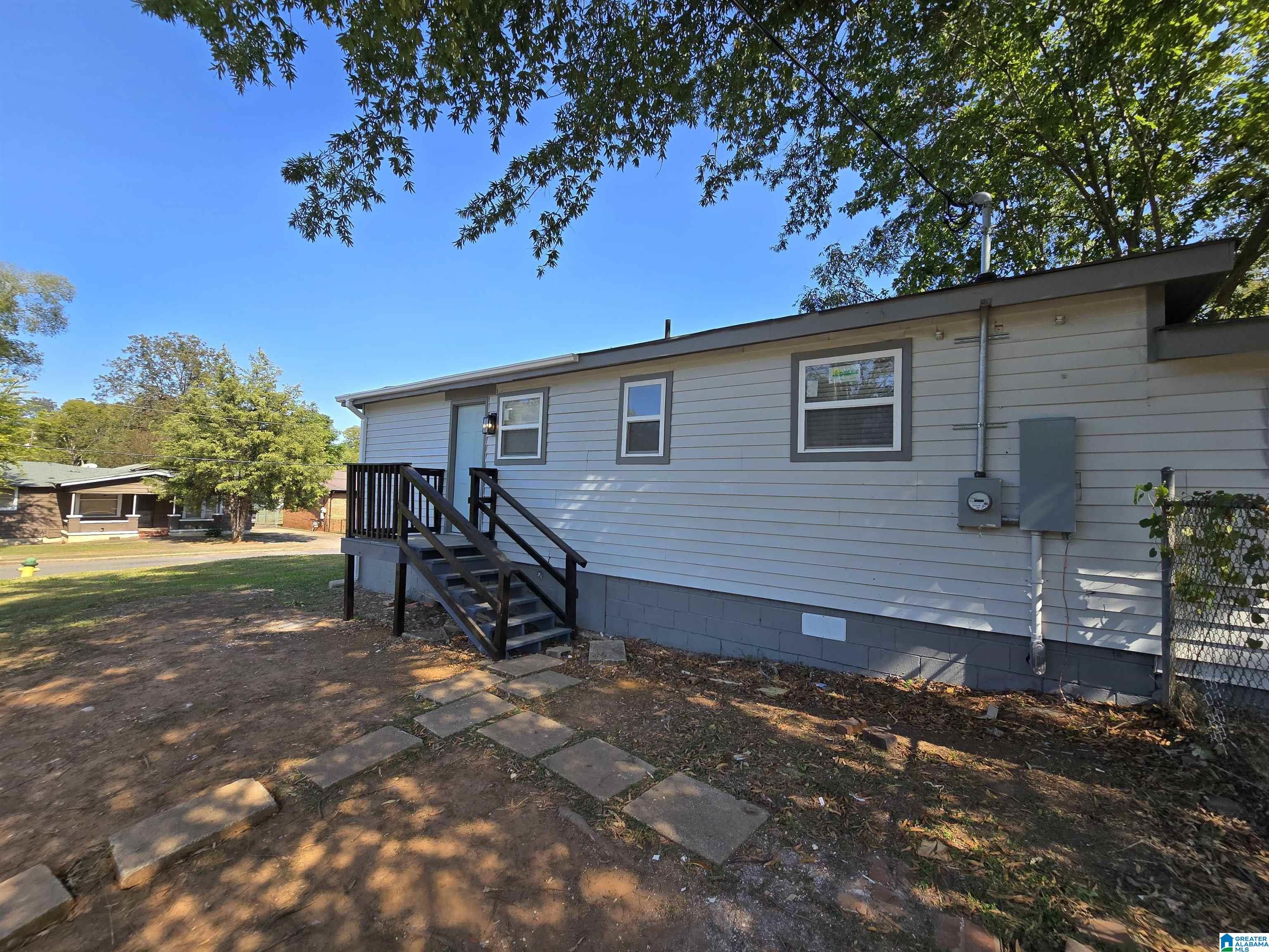Homes for sale in Birmingham, AL | 2537 Dawson Avenue Sw, Birmingham, AL 35211 | MLS# 21454328