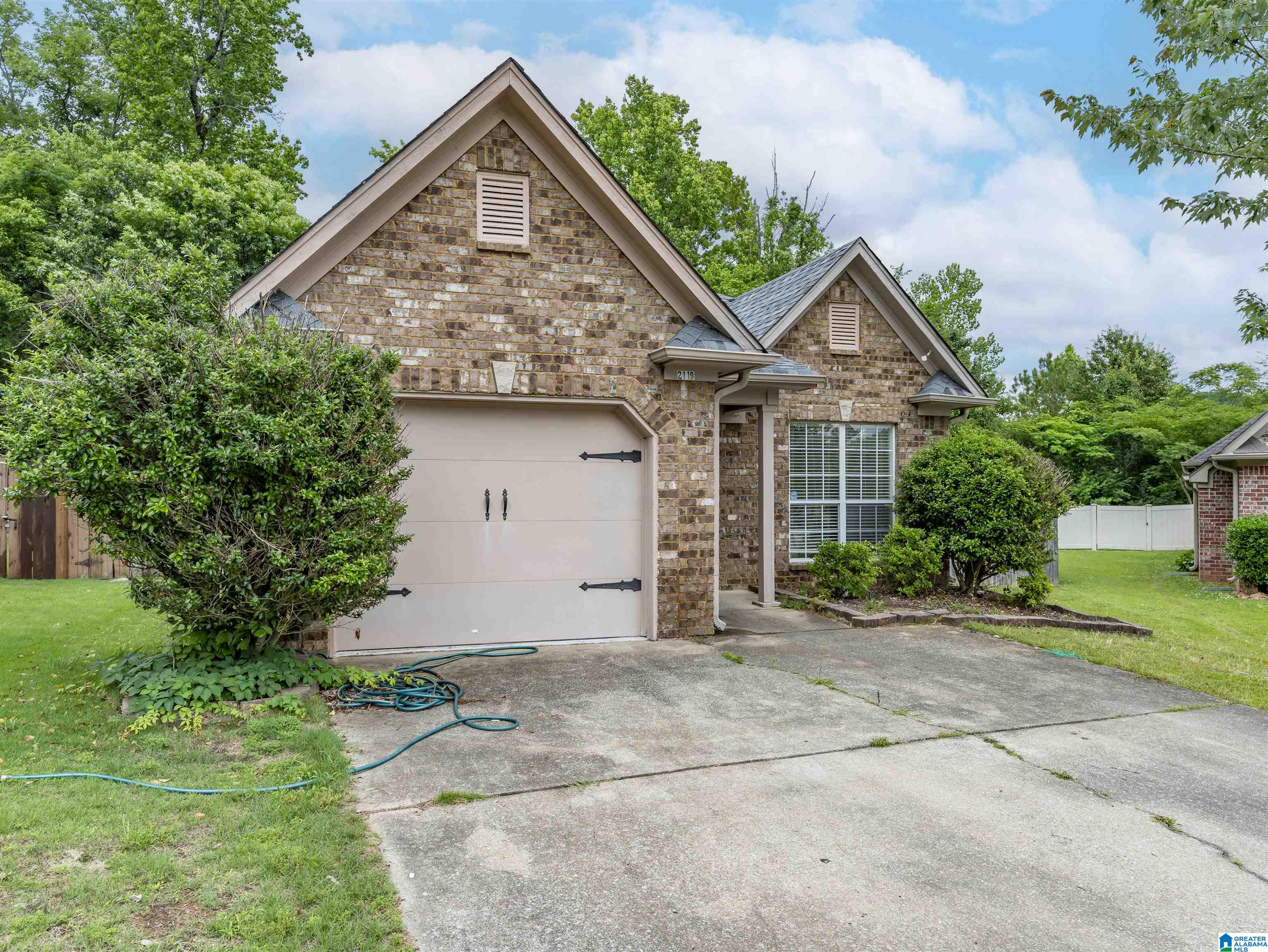 Photo 3 of Single family home for sale at 2119 Willow Glenn Dr, Birmingham, AL 35215 | MLS# 21454330 | Listing updated on 2026-07-30