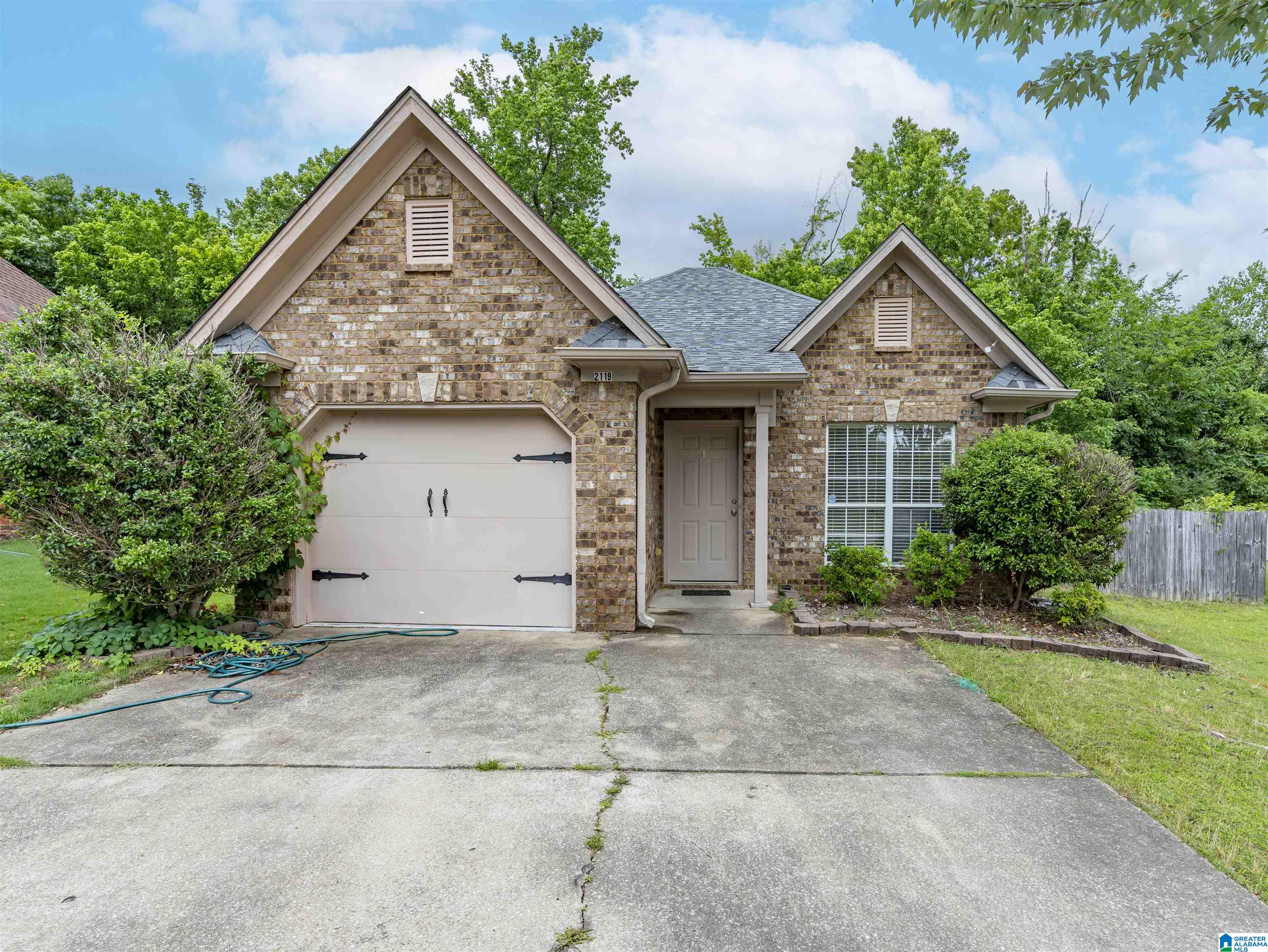 Photo 4 of Single family home for sale at 2119 Willow Glenn Dr, Birmingham, AL 35215 | MLS# 21454330 | Listing updated on 2026-07-30