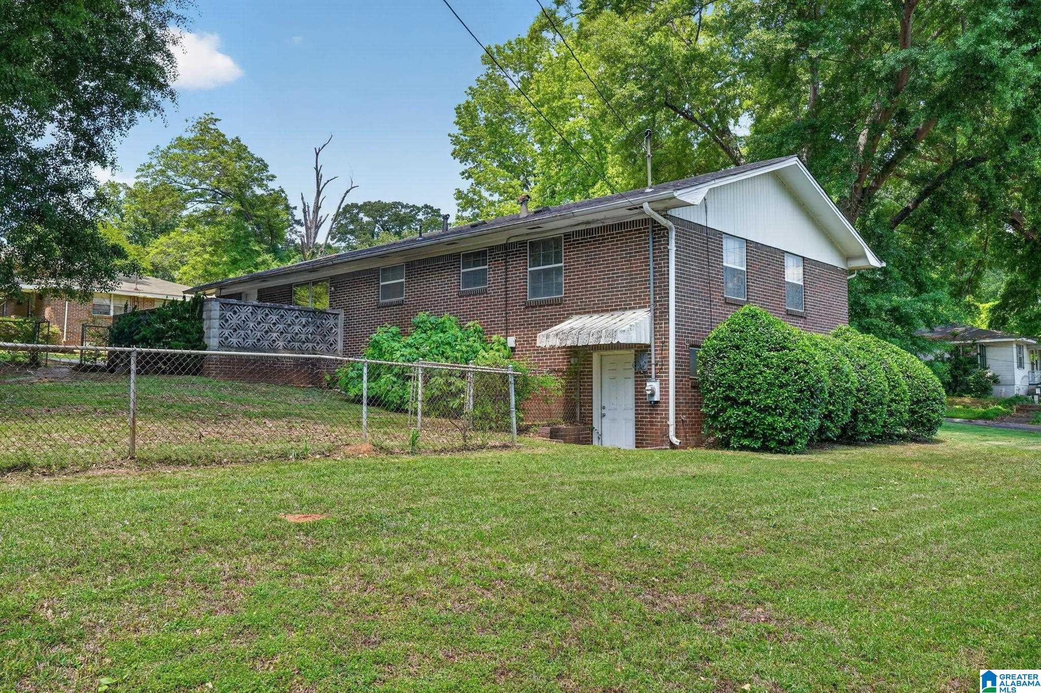 Photo 3 of Sale Pending at 700 Twin Ridge Dr, Bessemer, AL 35020 | MLS# 21454416 | Listing updated on 2026-08-18