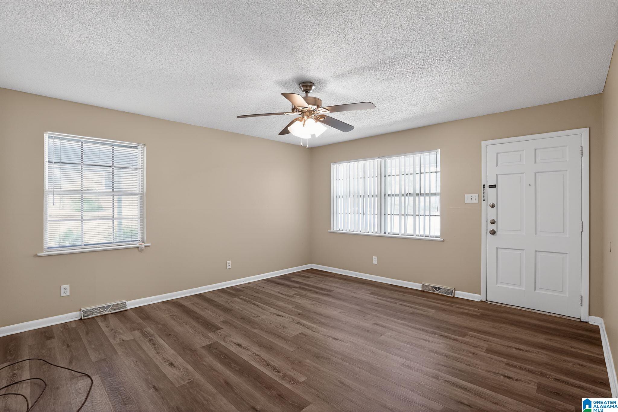Photo 4 of Sale Pending at 700 Twin Ridge Dr, Bessemer, AL 35020 | MLS# 21454416 | Listing updated on 2026-08-18