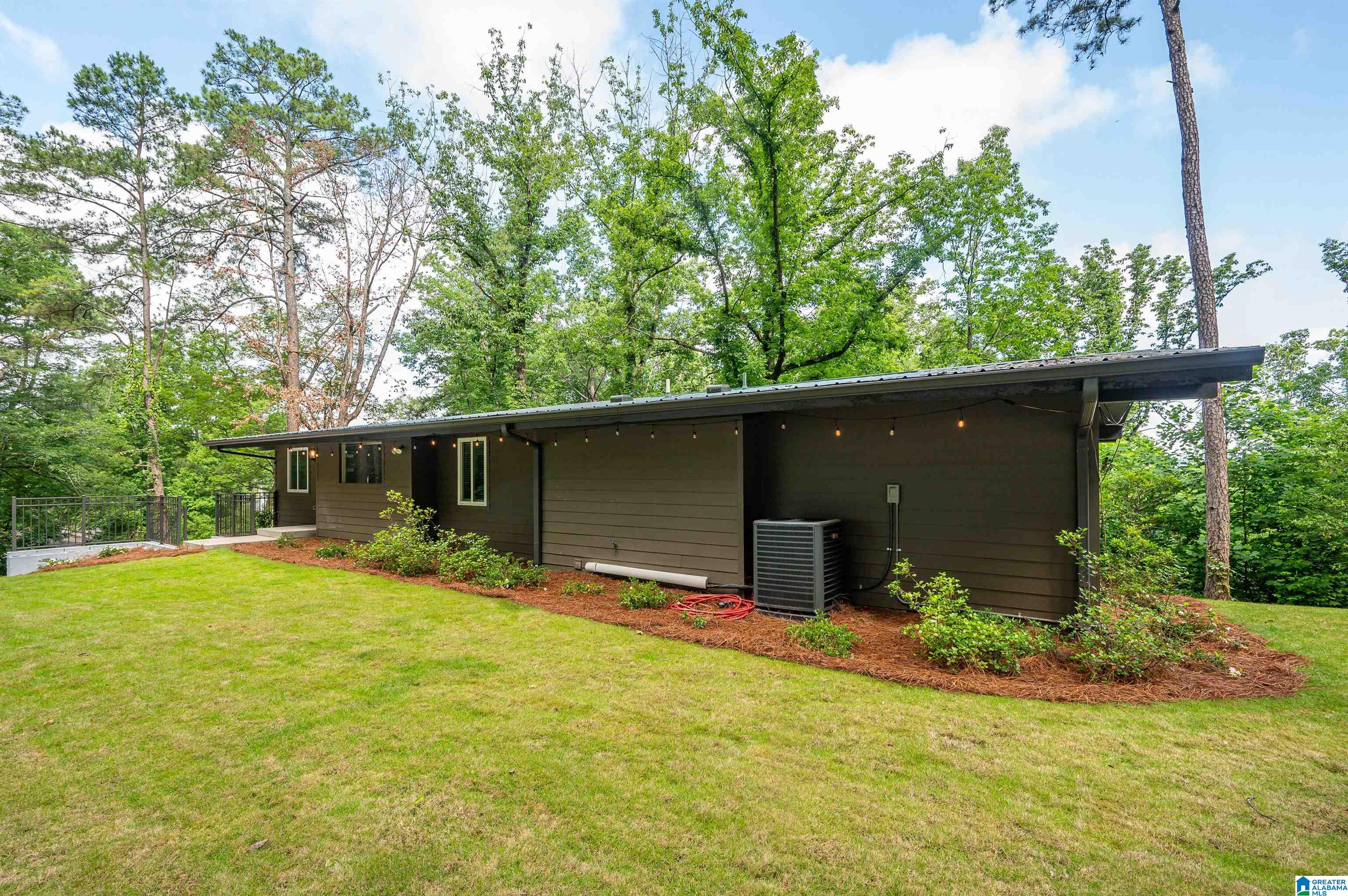 Homes for sale in Homewood, AL | 945 Delcris Dr, Homewood, AL 35226 | MLS# 21454425