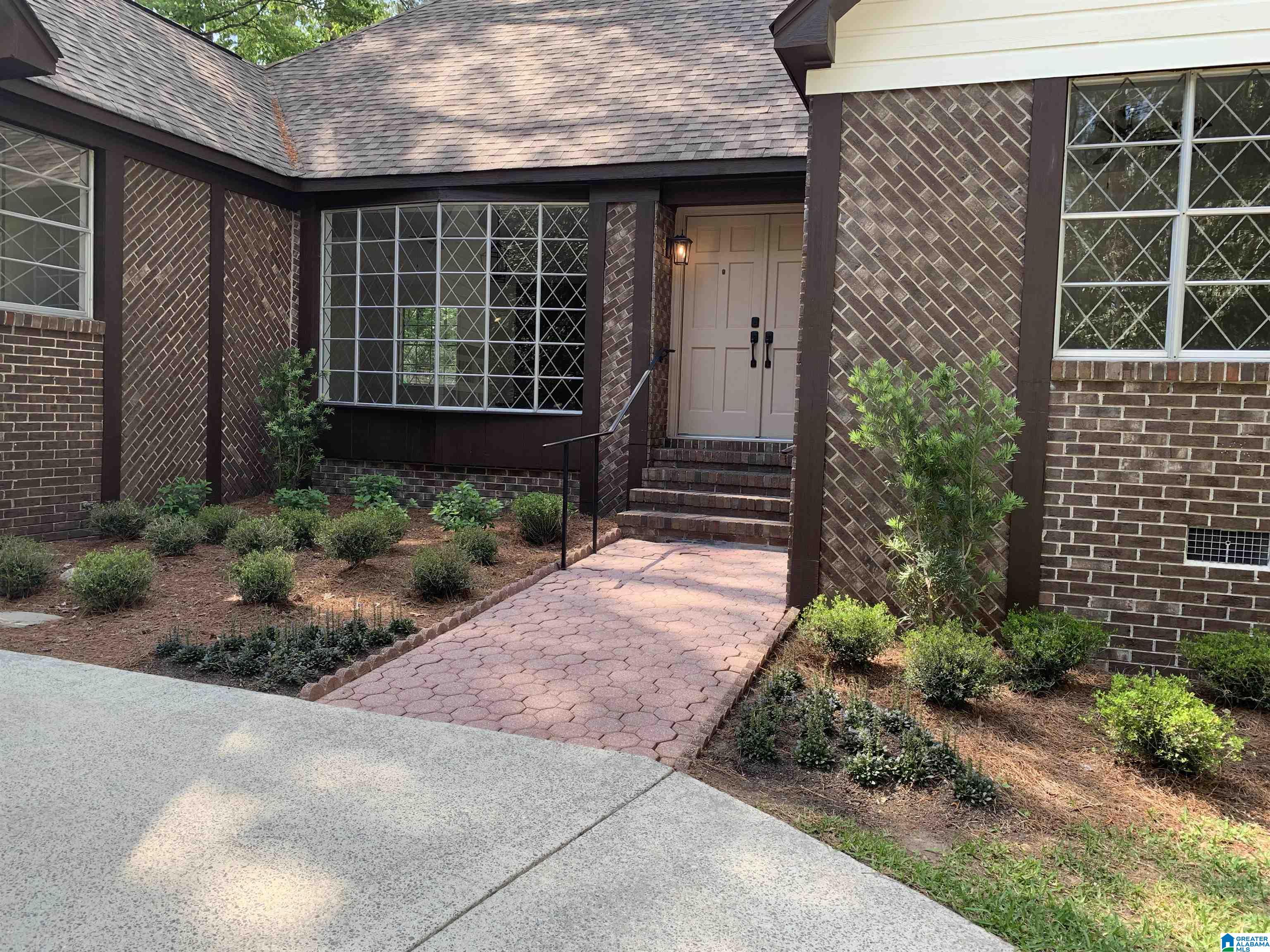 3rd image of 520 Julianne Dr, Leeds, AL 35094 | MLS# 21454427