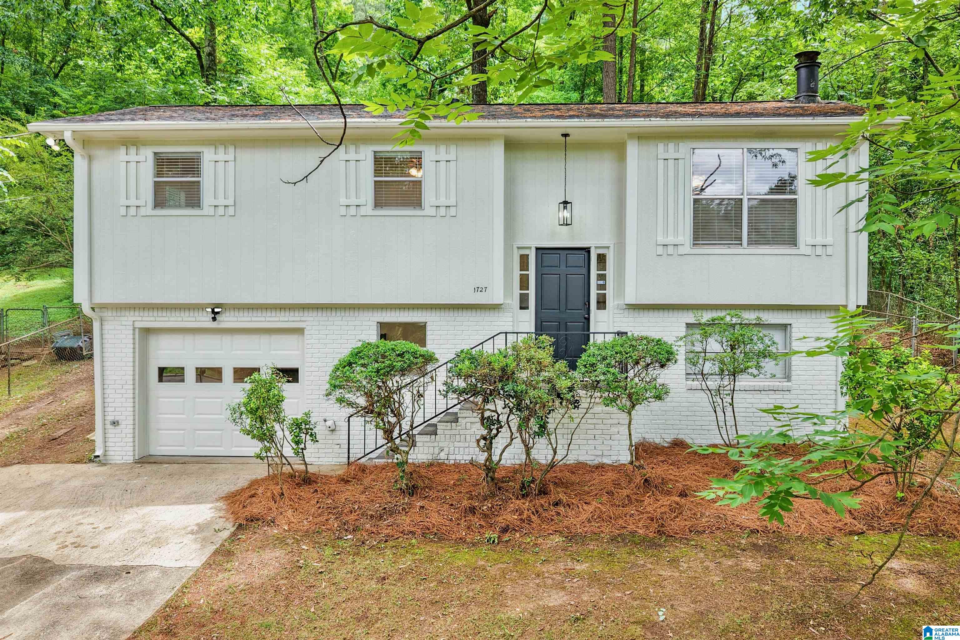 Homes for sale in Homewood, AL | 1727 Old Columbiana Road, Homewood, AL 35216 | MLS# 21454481