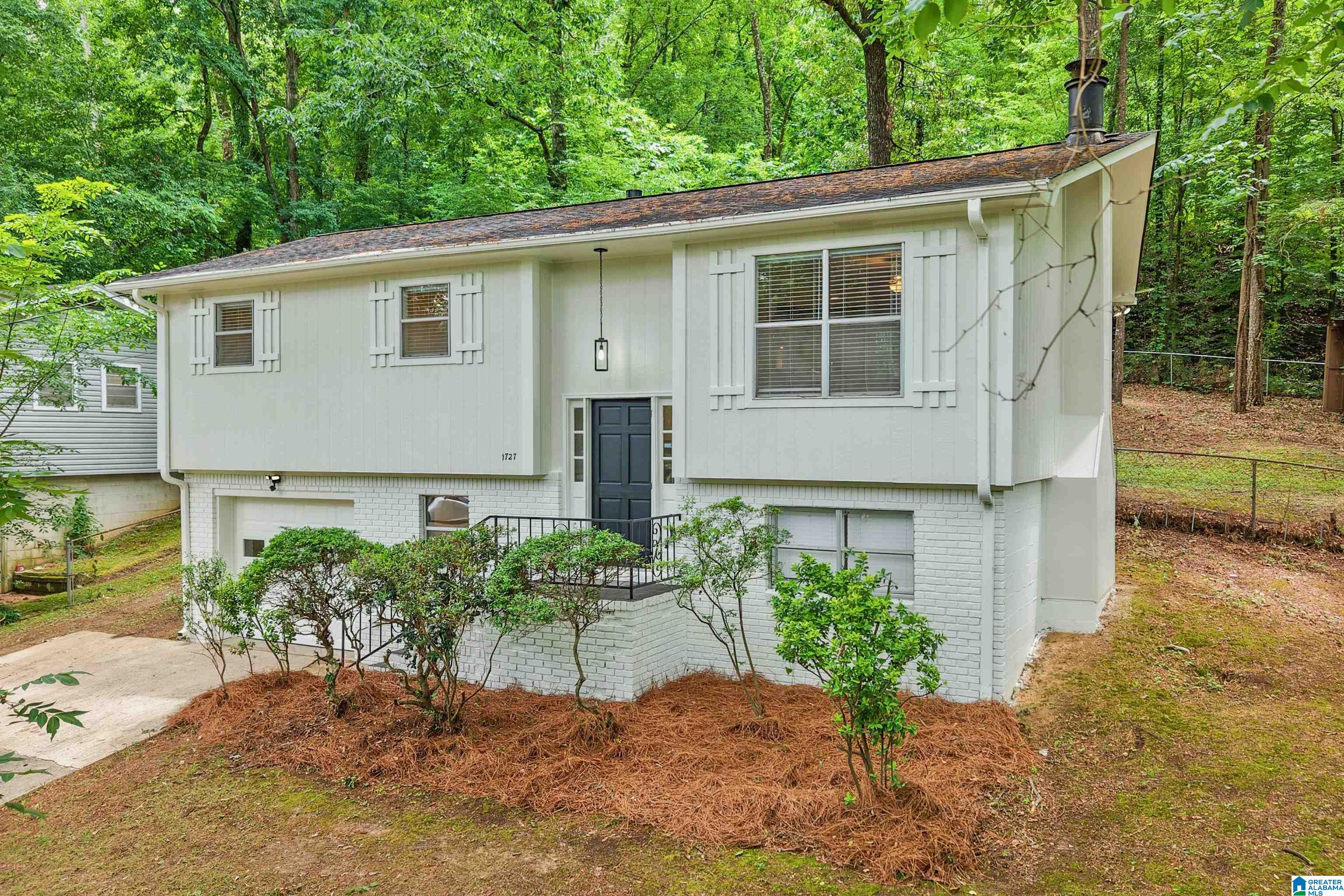 Homes for sale in Homewood, AL | 1727 Old Columbiana Road, Homewood, AL 35216 | MLS# 21454481