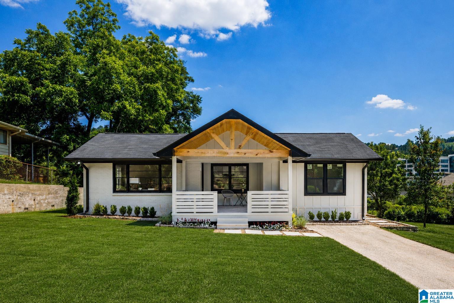 Photo 1 of Single family home for sale at 605 Manchester Ln, Birmingham, AL 35209 | MLS# 21454503 | Listing updated on 2026-08-31