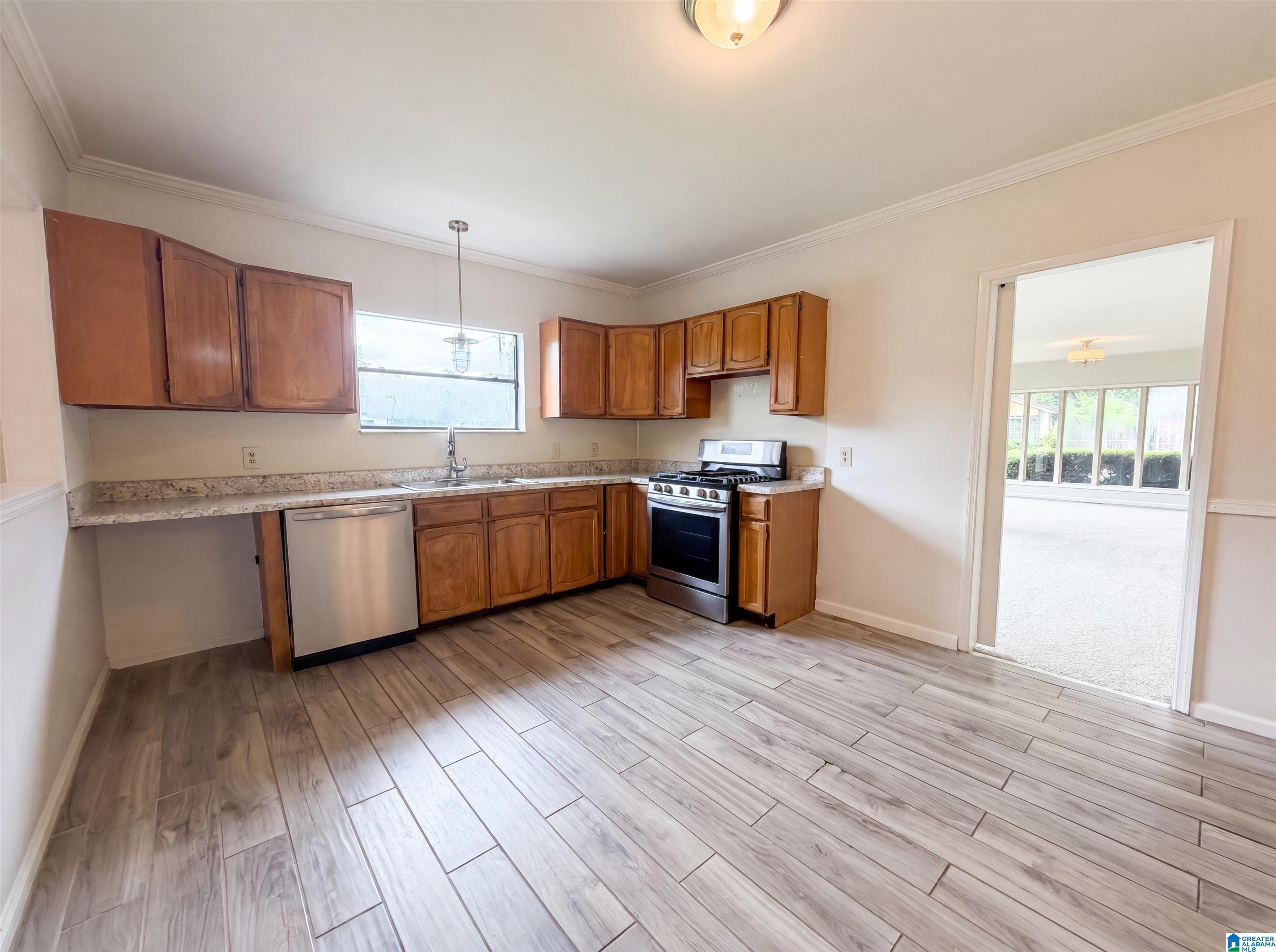 Photo 2 of Sale Pending at 4800 Park Ave Sw, Birmingham, AL 35221 | MLS# 21454516 | Listing updated on 2026-09-15