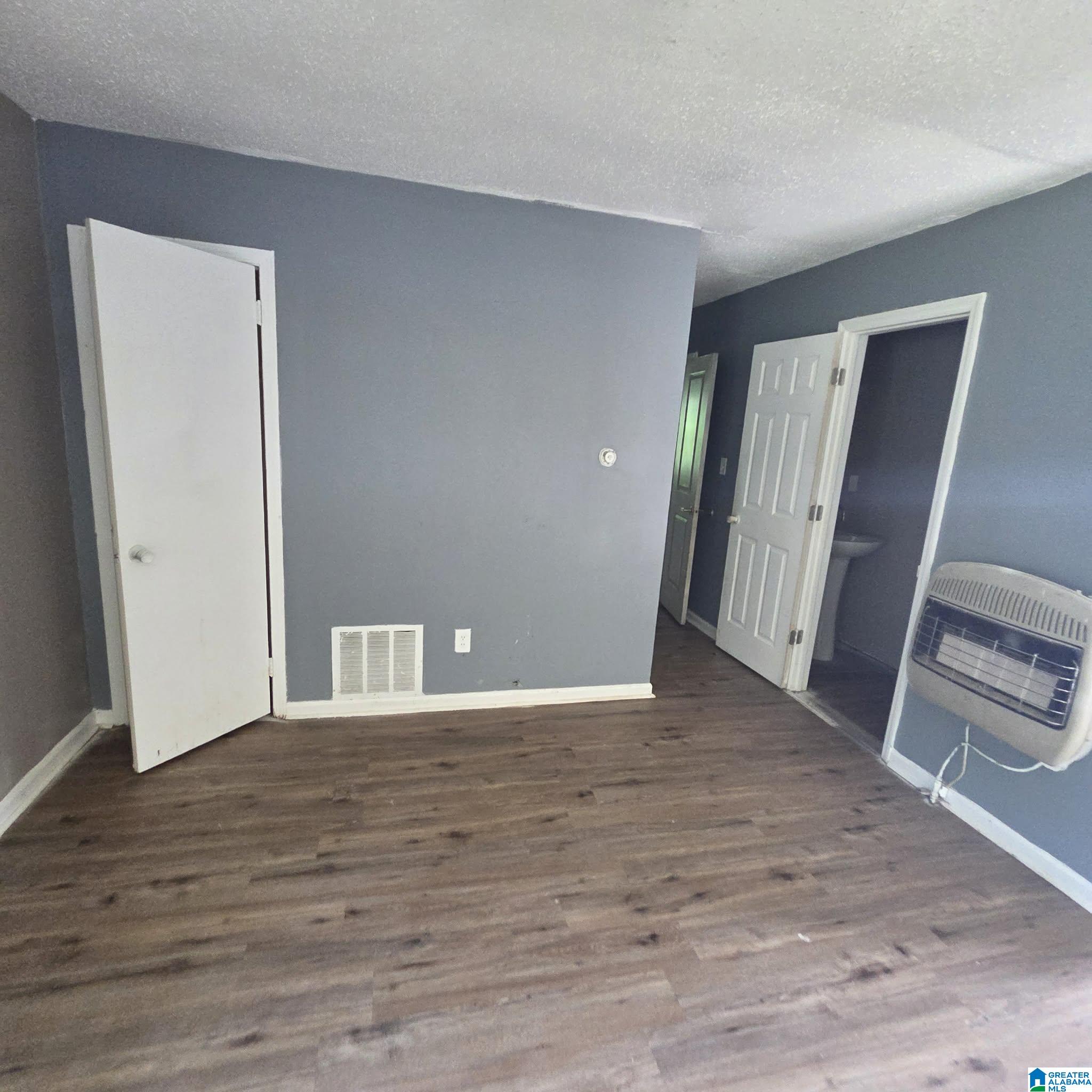 Photo 3 of Sale Pending at 4317 Meridith St, Birmingham, AL 35207 | MLS# 21454543 | Listing updated on 2026-09-08