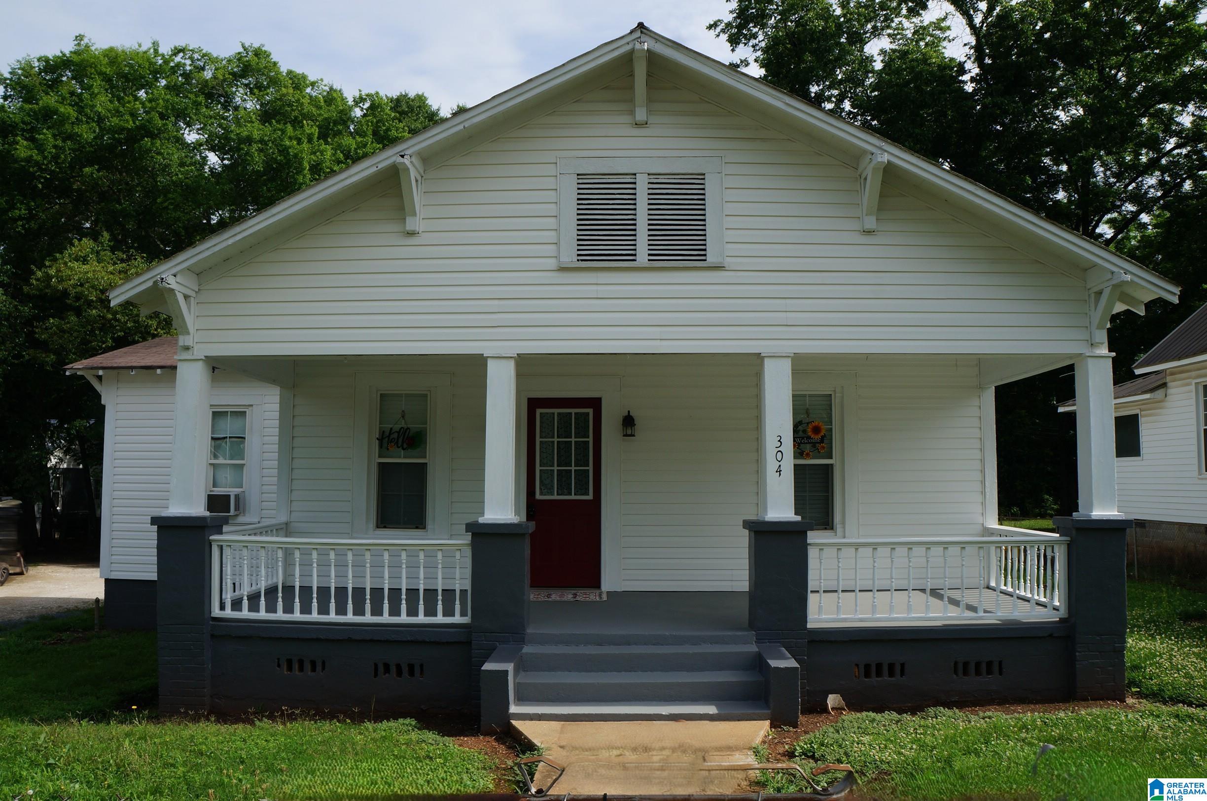 Homes for sale in Sylacauga, AL | 304 E 3rd Street, Sylacauga, AL 35150 | MLS# 21454683