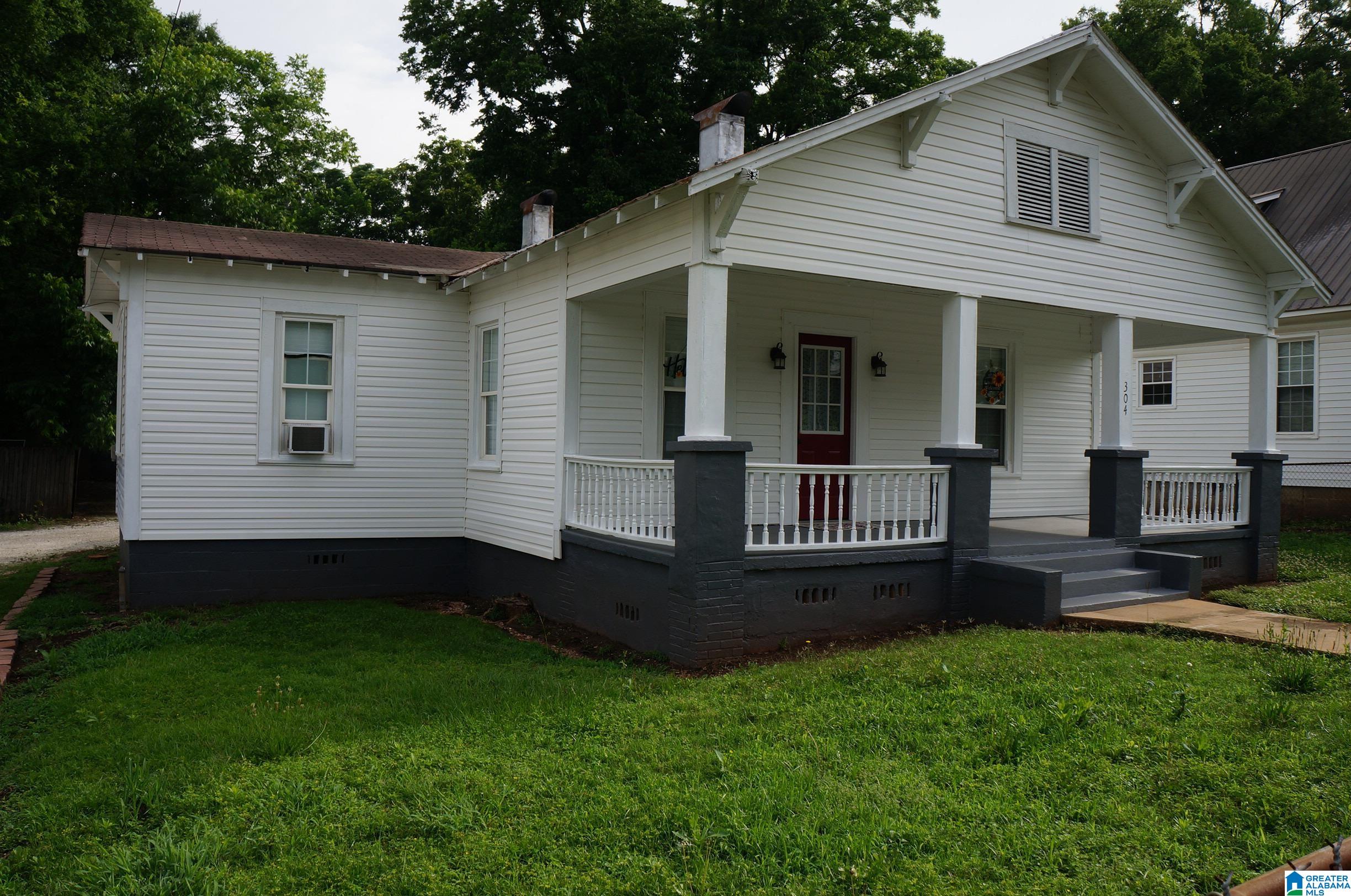 Homes for sale in Sylacauga, AL | 304 E 3Rd Street, Sylacauga, AL 35150 | MLS# 21454683