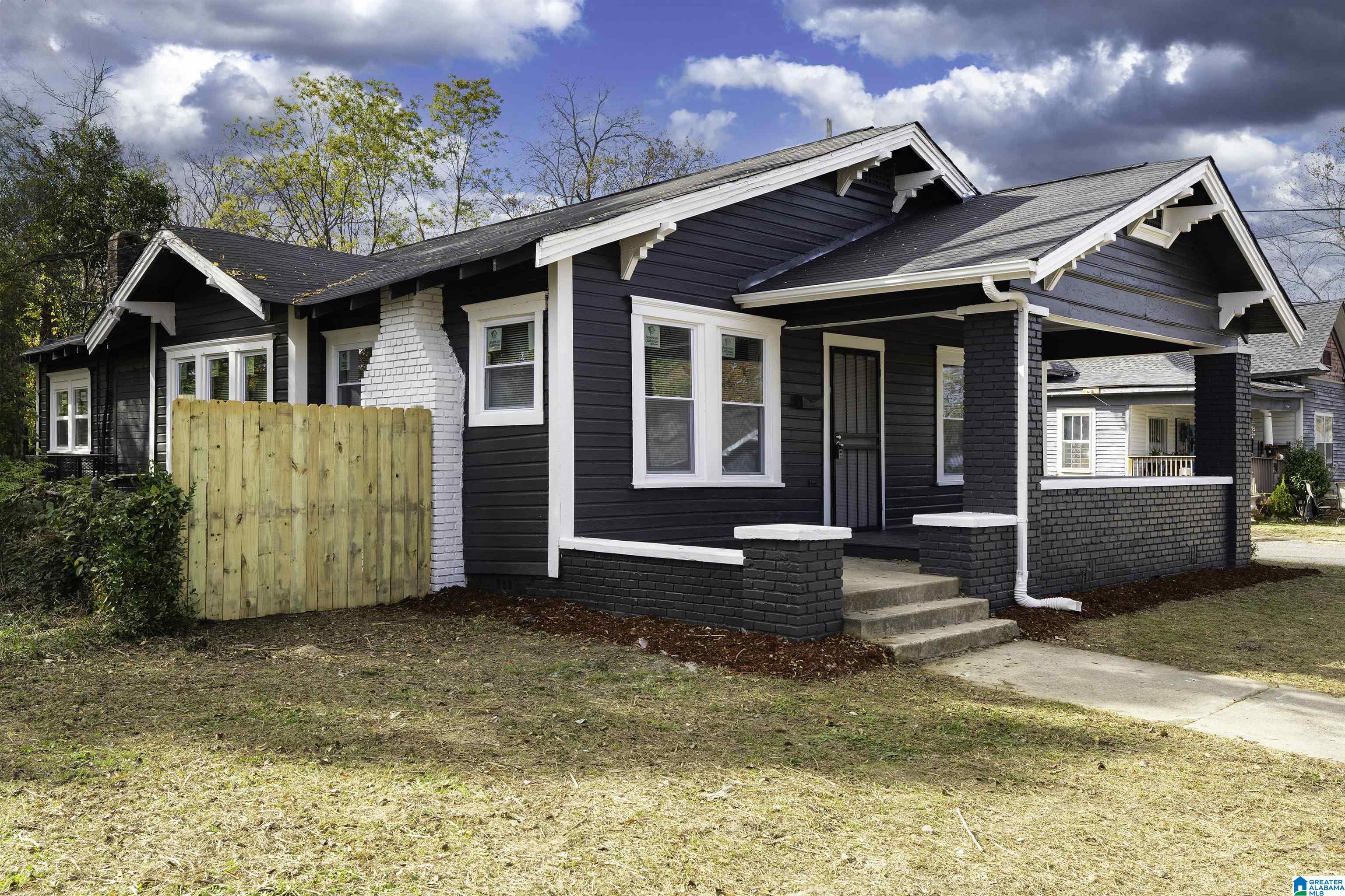 Homes for sale in Birmingham, AL | 516 Sw 14th Street Sw, Birmingham, AL 35211 | MLS# 21454803