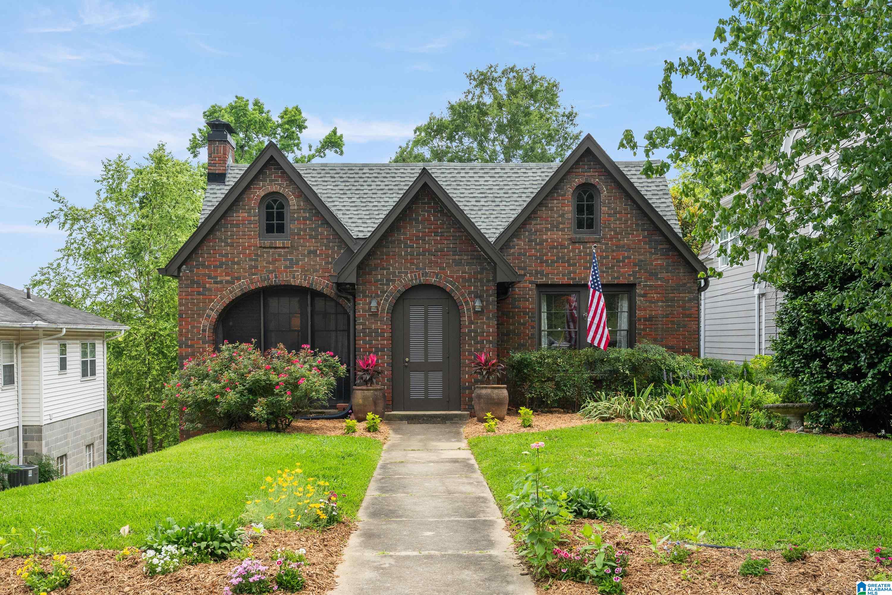 Homes for sale in Homewood, AL | 1419 Clermont Dr, Homewood, AL 35209 | MLS# 21454872