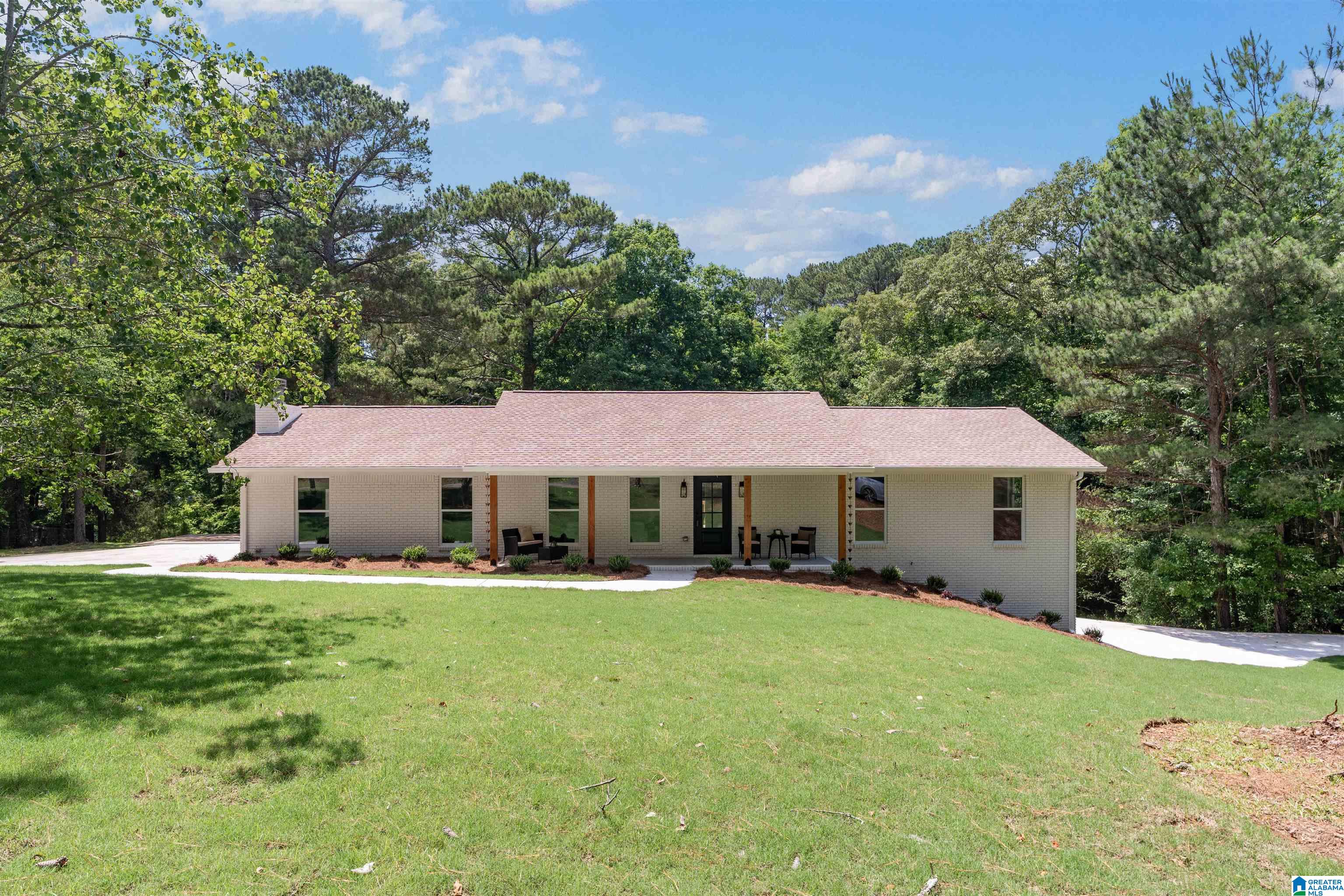 Homes for sale in Pell City, AL | 827 8th Circle N, Pell City, AL 35125 | MLS# 21454923