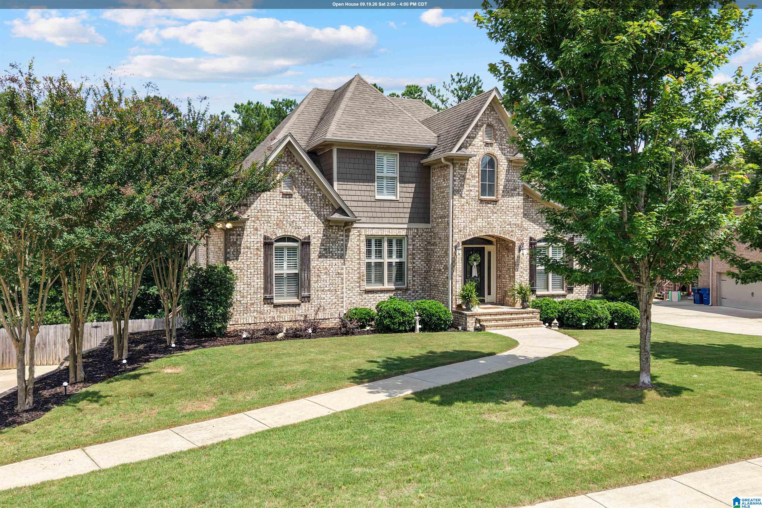 Photo 1 of Single family home for sale at 220 Sterling Gate Ln, Alabaster, AL 35007 | MLS# 21455068 | Listing updated on 2026-09-20