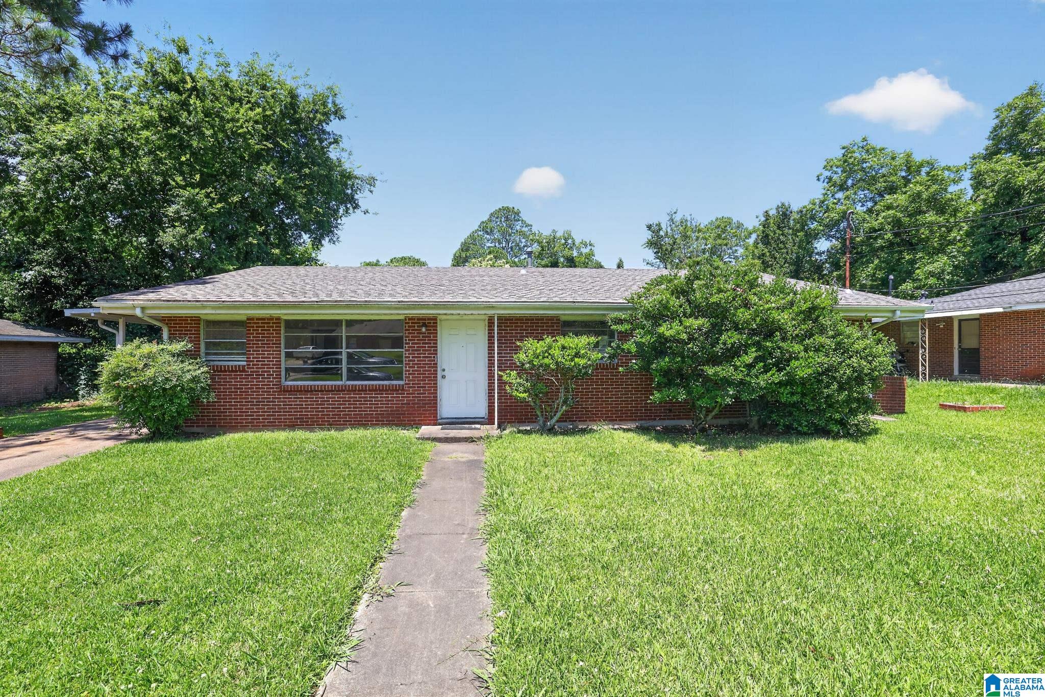 Photo 3 of Sale Pending at 1824 Longmeadow Dr, Montgomery, AL 36106 | MLS# 21455101 | Listing updated on 2026-09-15