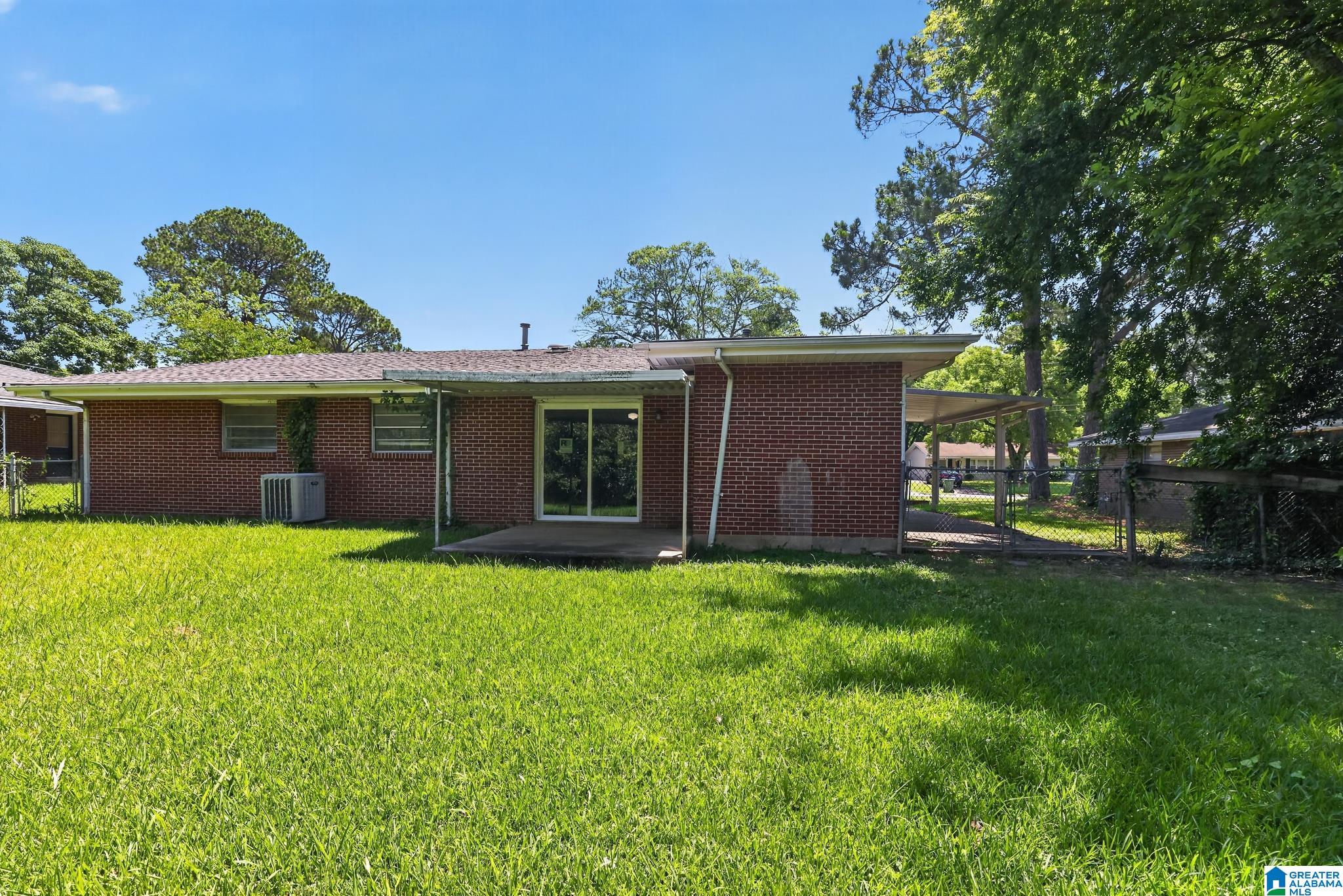 Photo 4 of Sale Pending at 1824 Longmeadow Dr, Montgomery, AL 36106 | MLS# 21455101 | Listing updated on 2026-09-15