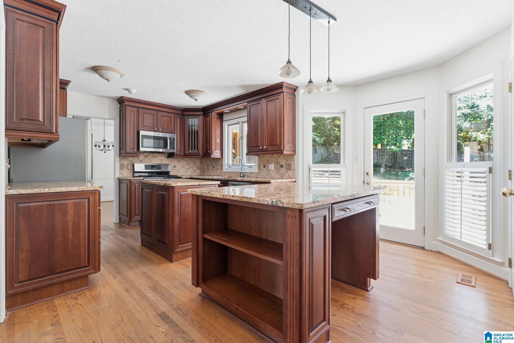 2nd image of 1769 Russet Woods Lane, Hoover, AL 35244 | MLS# 21455102