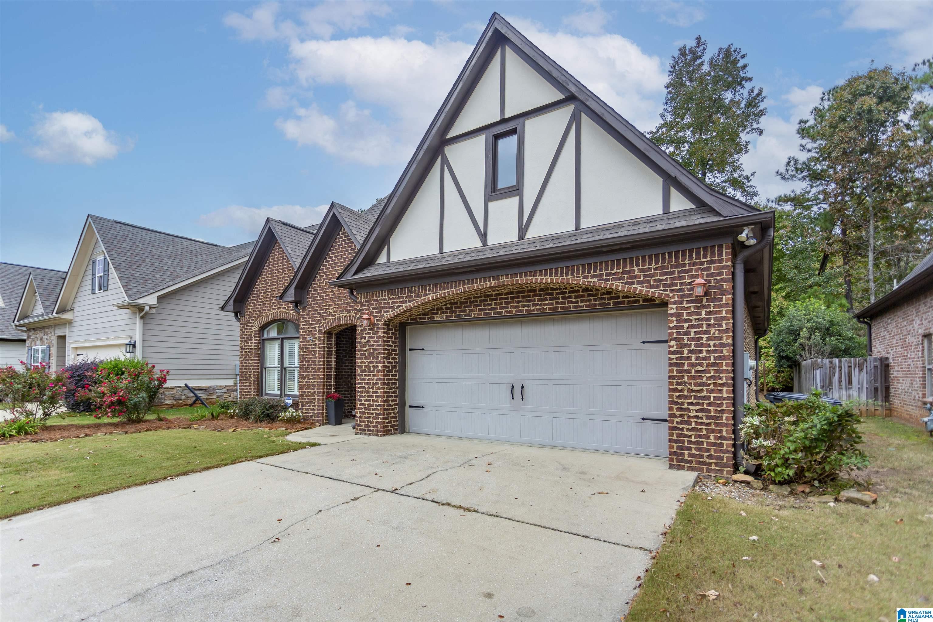 Homes for sale in Trussville, AL | 4065 Overlook Circle, Trussville, AL 35173 | MLS# 21455119