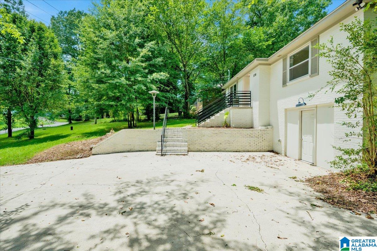 Photo 3 of Single family home for sale at 220 25th Avenue Ne, Center Point, AL 35215 | MLS# 21455124 | Listing updated on 2026-09-17