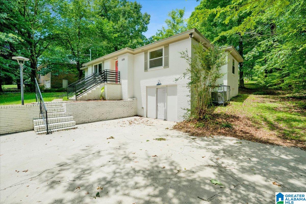 Photo 3 of Single family home for sale at 220 25th Avenue NE, Center Point, AL 35215 | MLS# 21455124 | Listing updated on 2026-09-17
