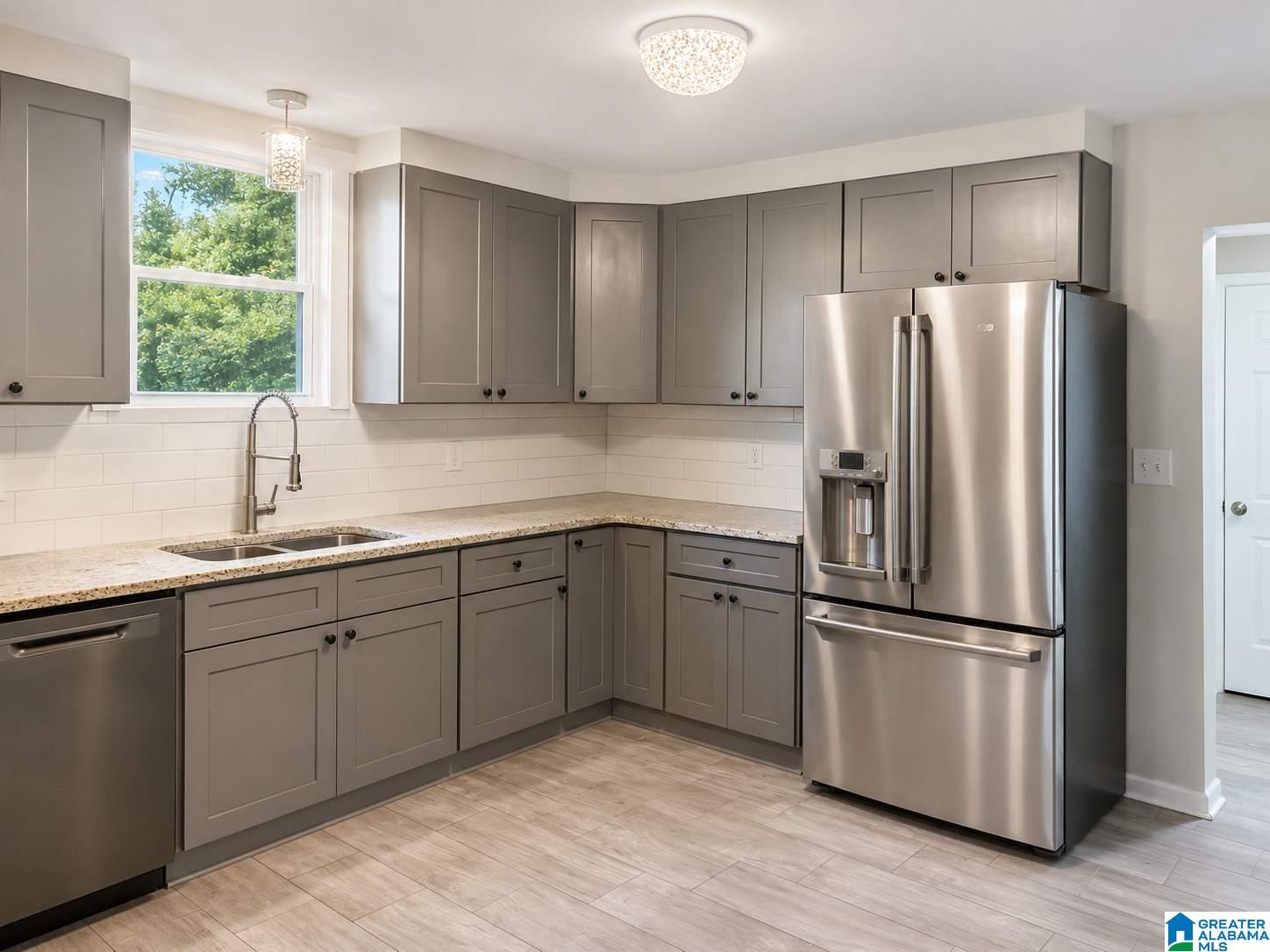 Photo 3 of Single family home for sale at 4721 3rd Avenue S, Birmingham, AL 35222 | MLS# 21455131 | Listing updated on 2026-07-16