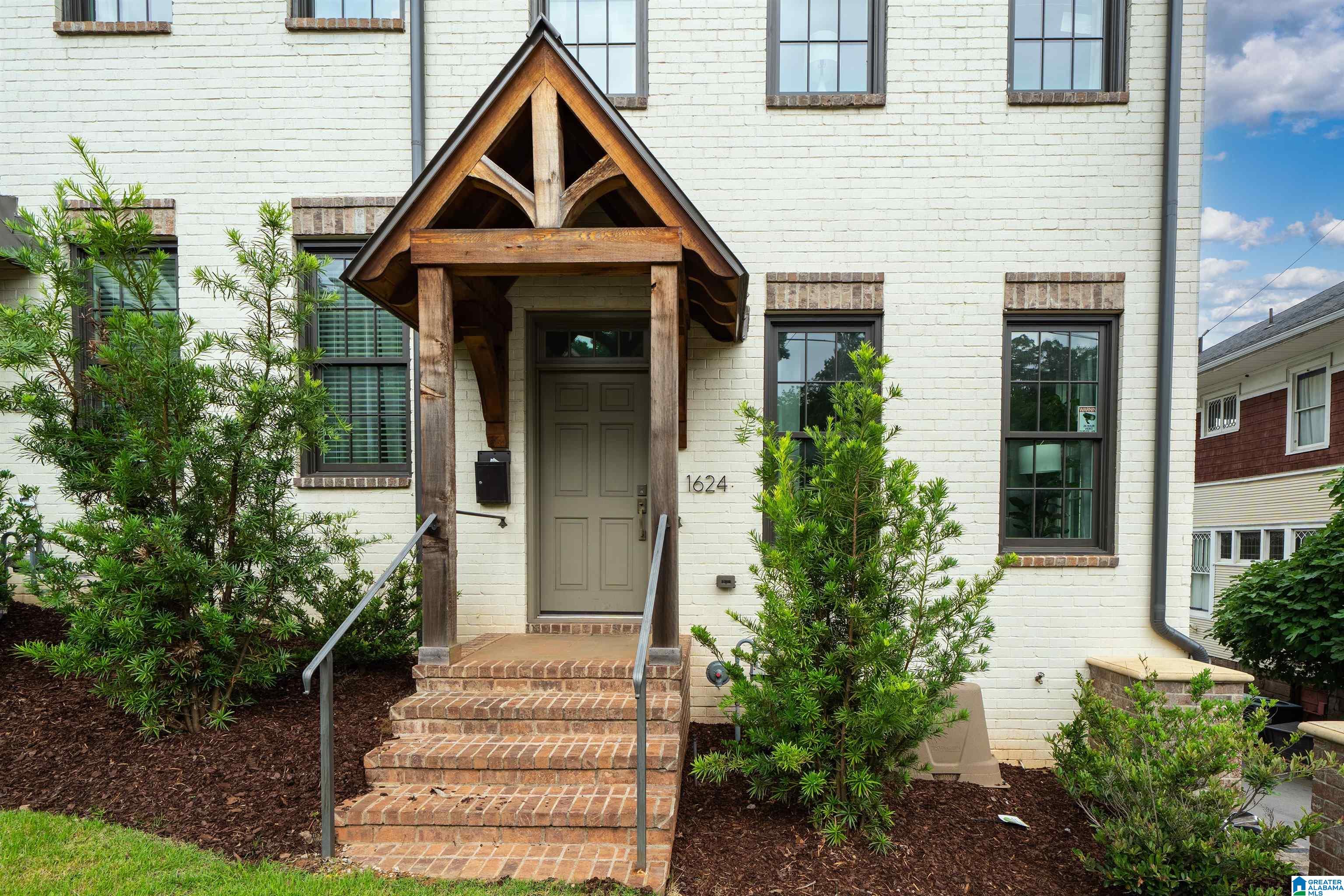 Photo 1 of Townhouse for sale at 1624 Richard Arrington Blvd S, Birmingham, AL 35205 | MLS# 21455147 | Listing updated on 2026-08-25