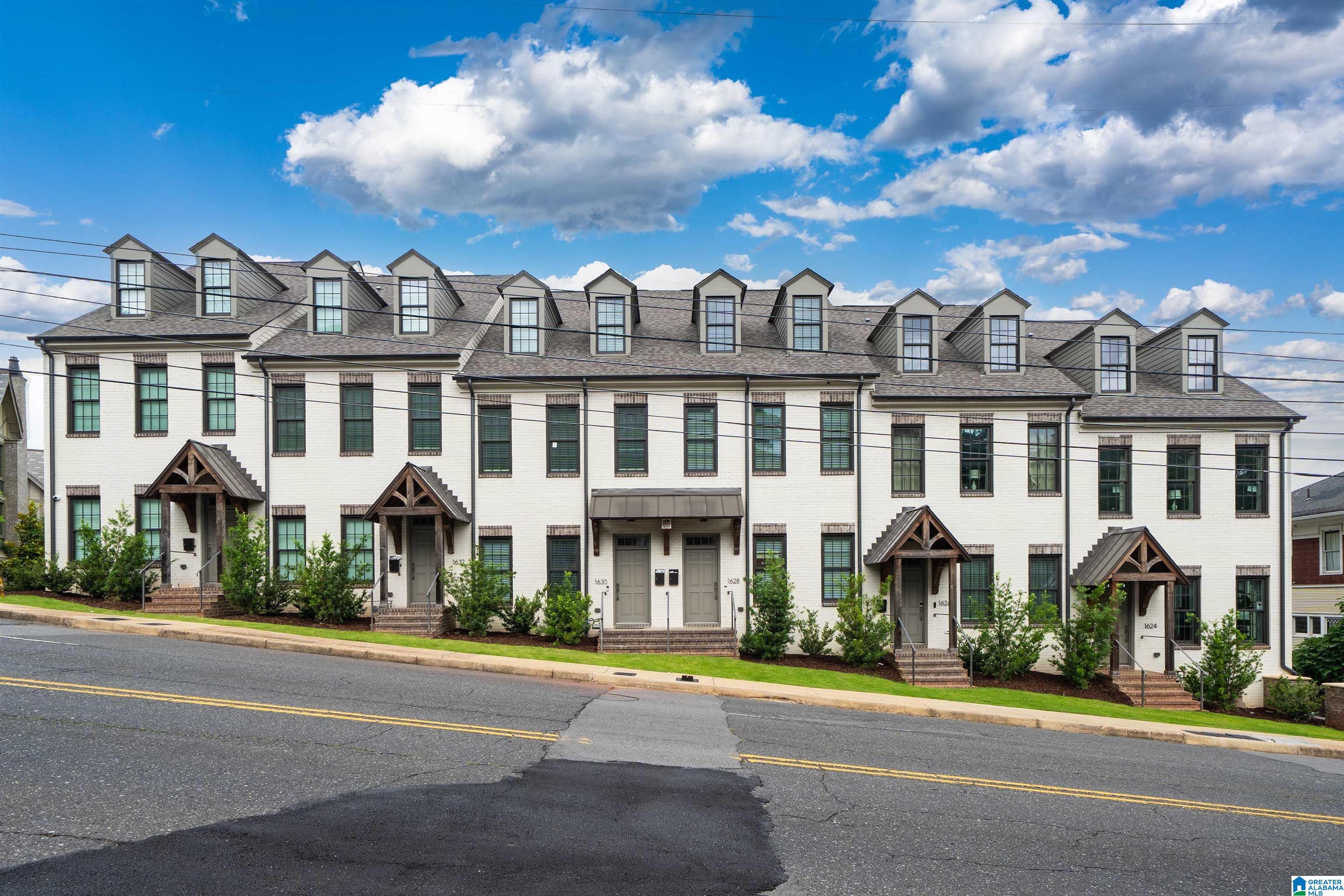 Photo 3 of Townhouse for sale at 1624 Richard Arrington Blvd S, Birmingham, AL 35205 | MLS# 21455147 | Listing updated on 2026-08-25