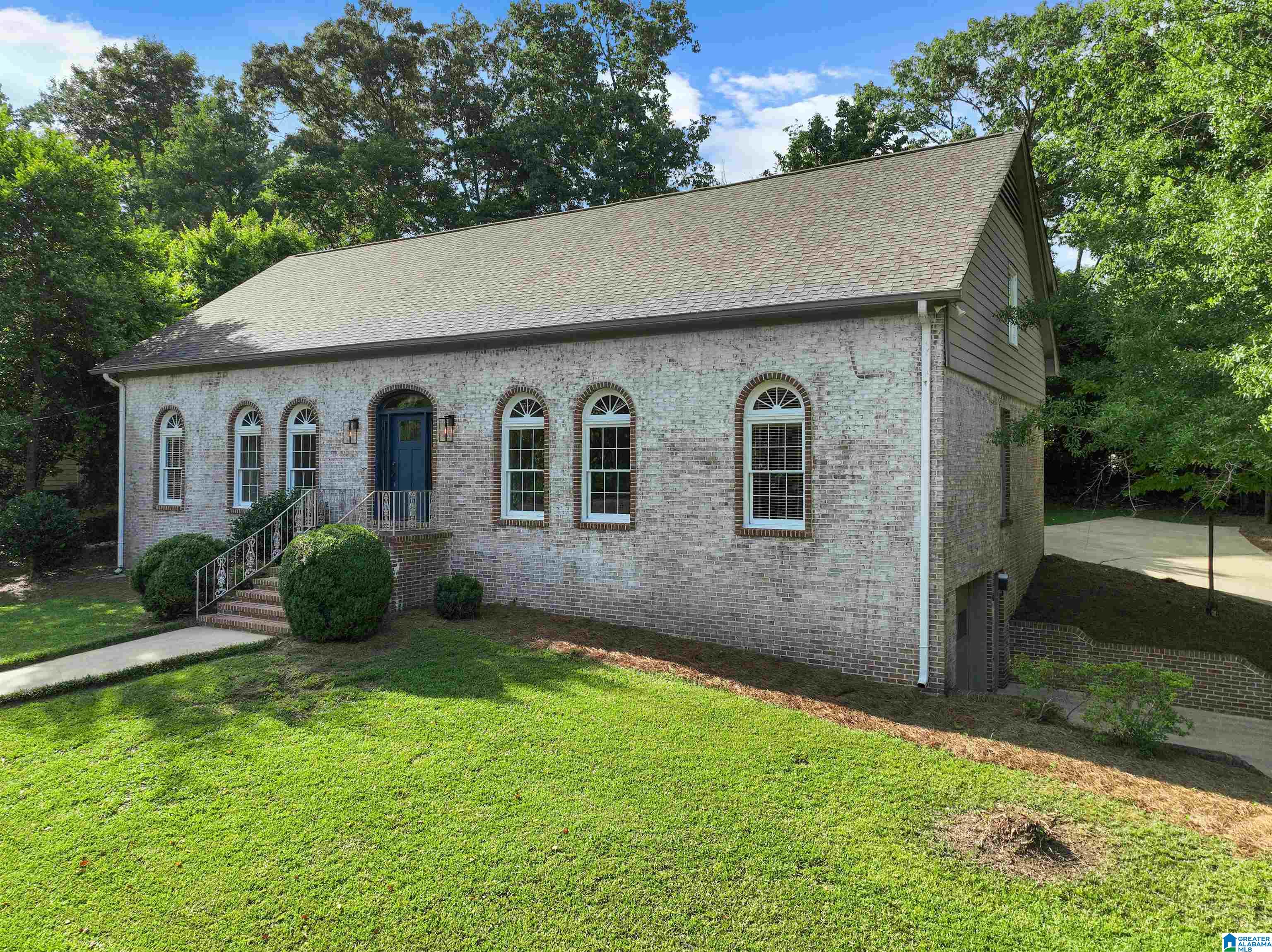 Homes for sale in Mountain Brk, AL | 3908 Spring Valley Road, Mountain Brk, AL 35223 | MLS# 21455174